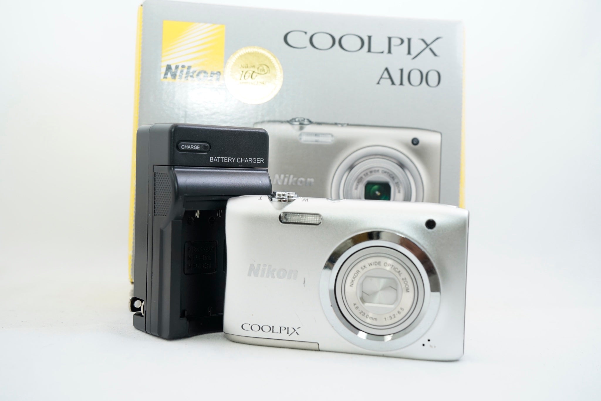 Nikon COOLPIX A100 シルバー(付属:バッテリー 充電器 付属, 箱)