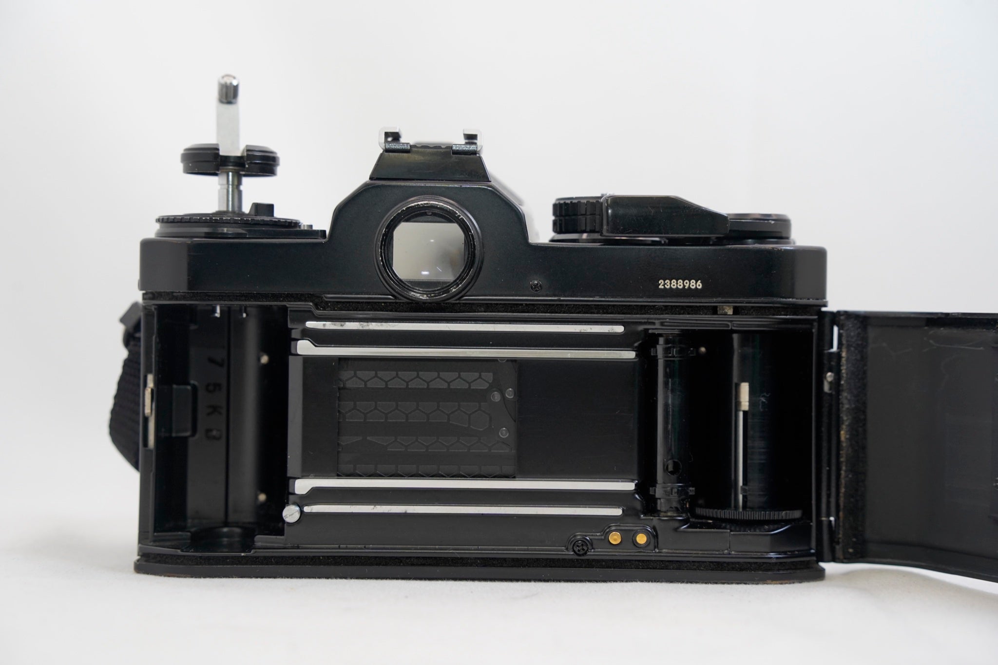 NIKON FE2 / nikkor 28mm F3.5 #4070