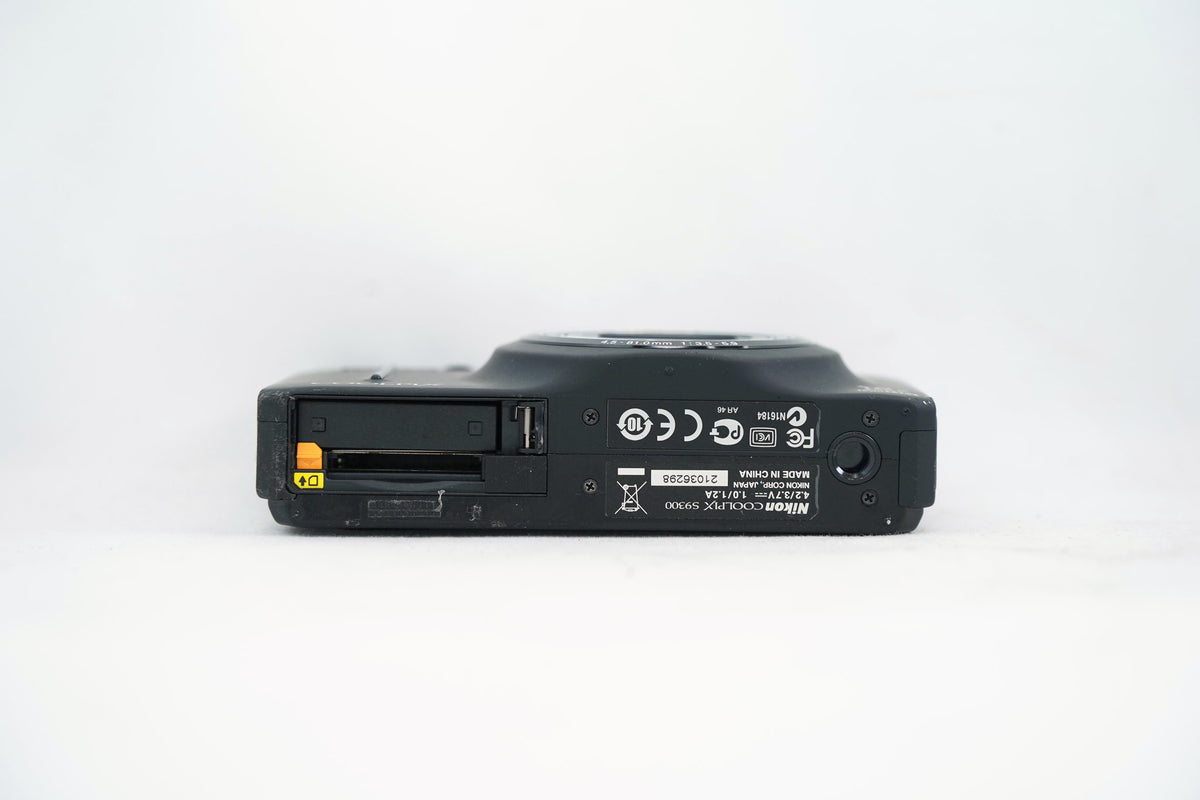 Nikon COOLPIX S9300 ノーブルブラック