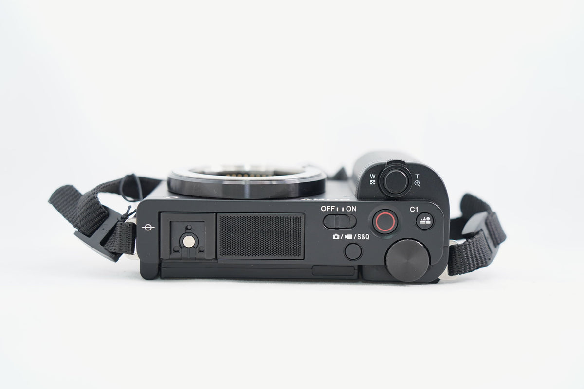 SONY α ZV-E10 / E PZ 16-50mm F3.5-5.6 OSS(付属:バッテリー)