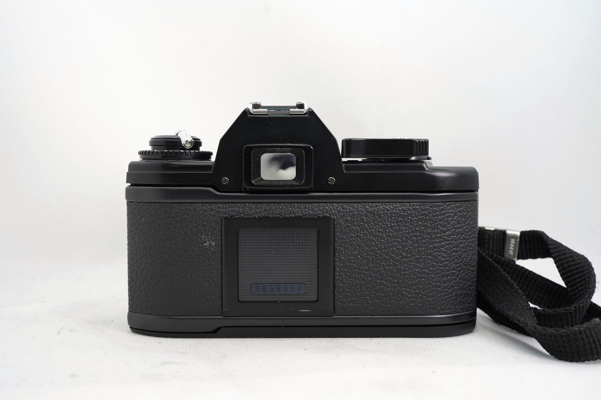 NIKON EM