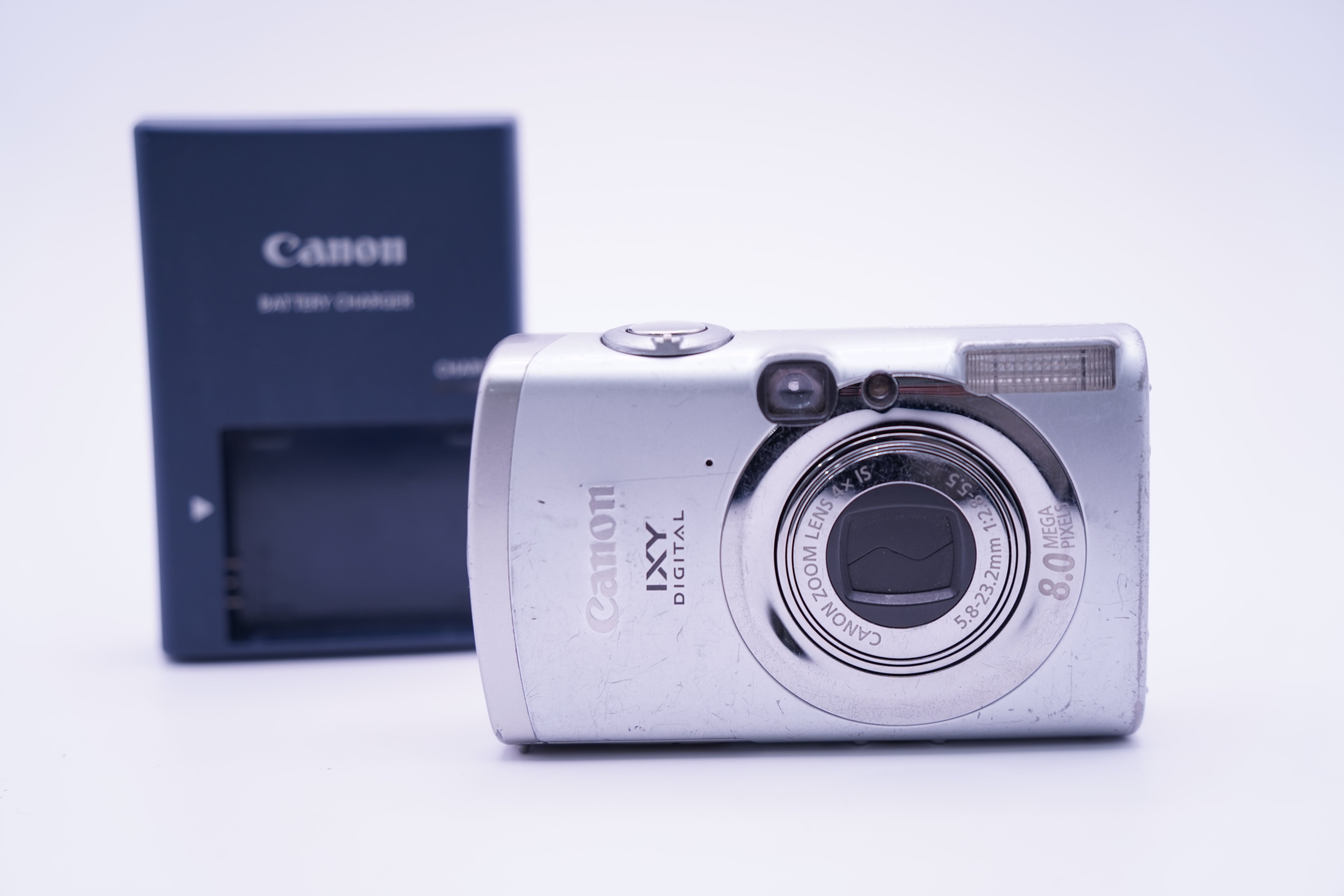 Canon IXY DIGITAL 810 IS シルバー バッテリー 充電器