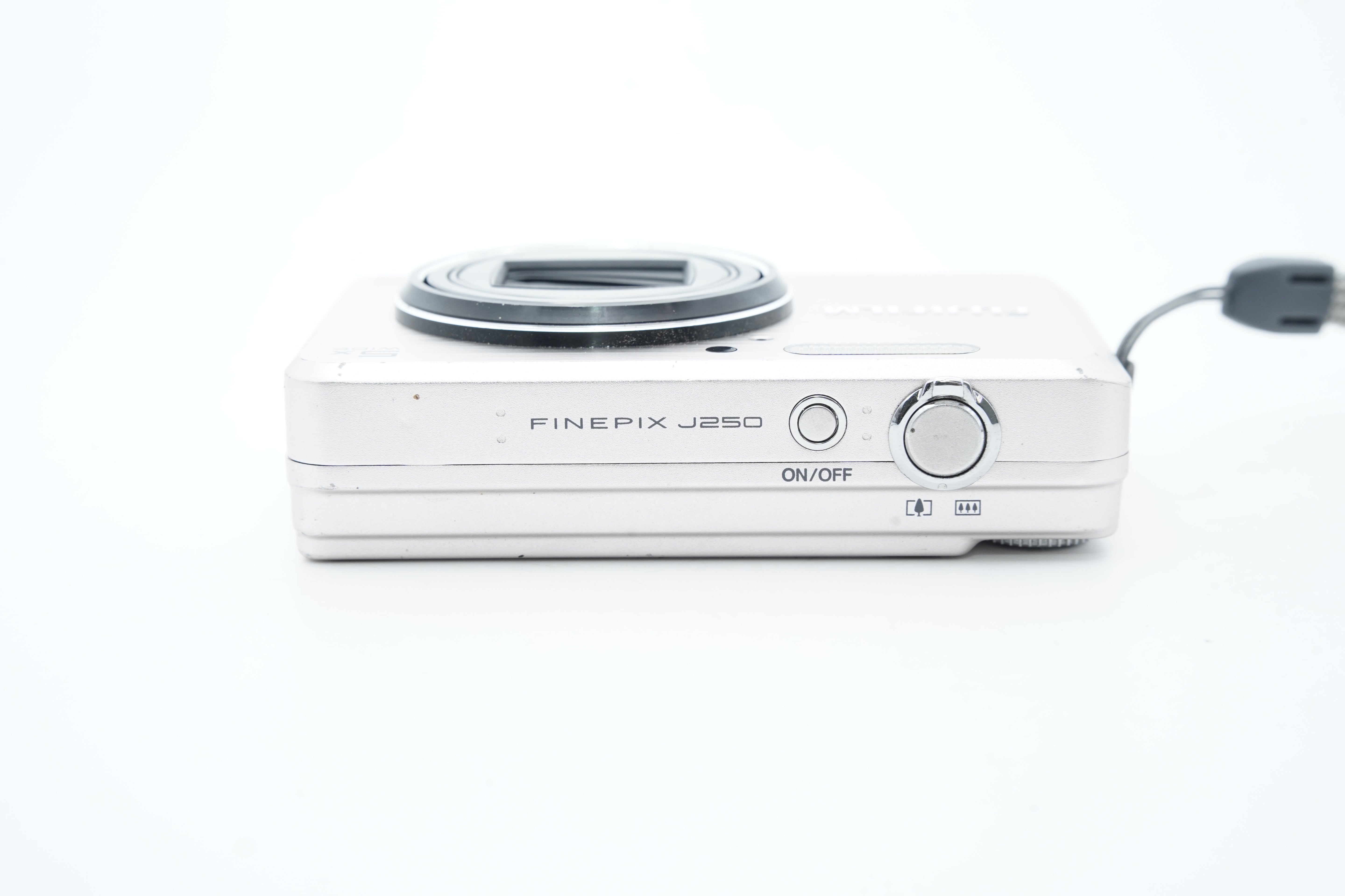 FUJIFILM FinePix J250 シルバー 充電器 バッテ