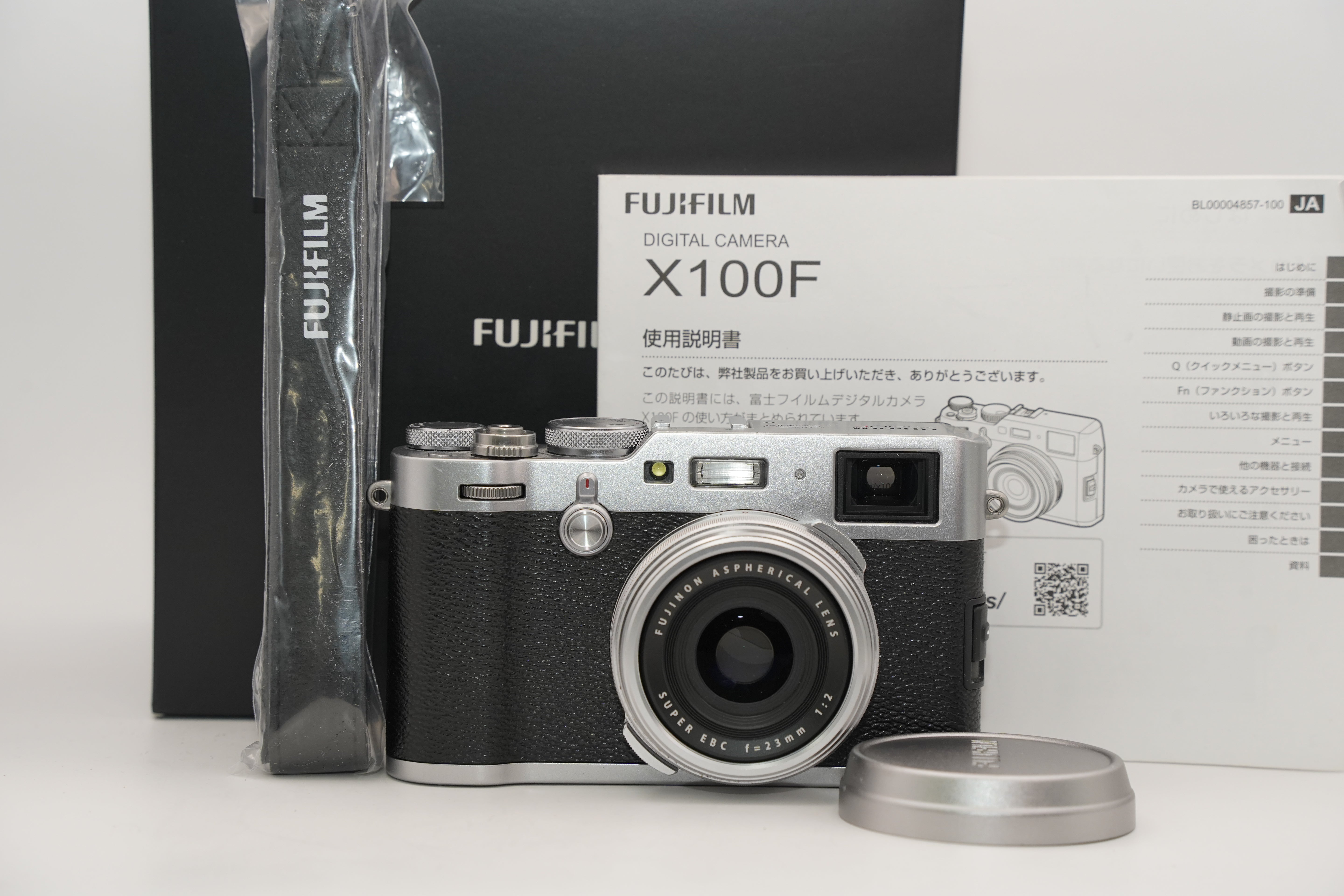 FUJIFILM X100F シルバー 箱 バッテリー付属