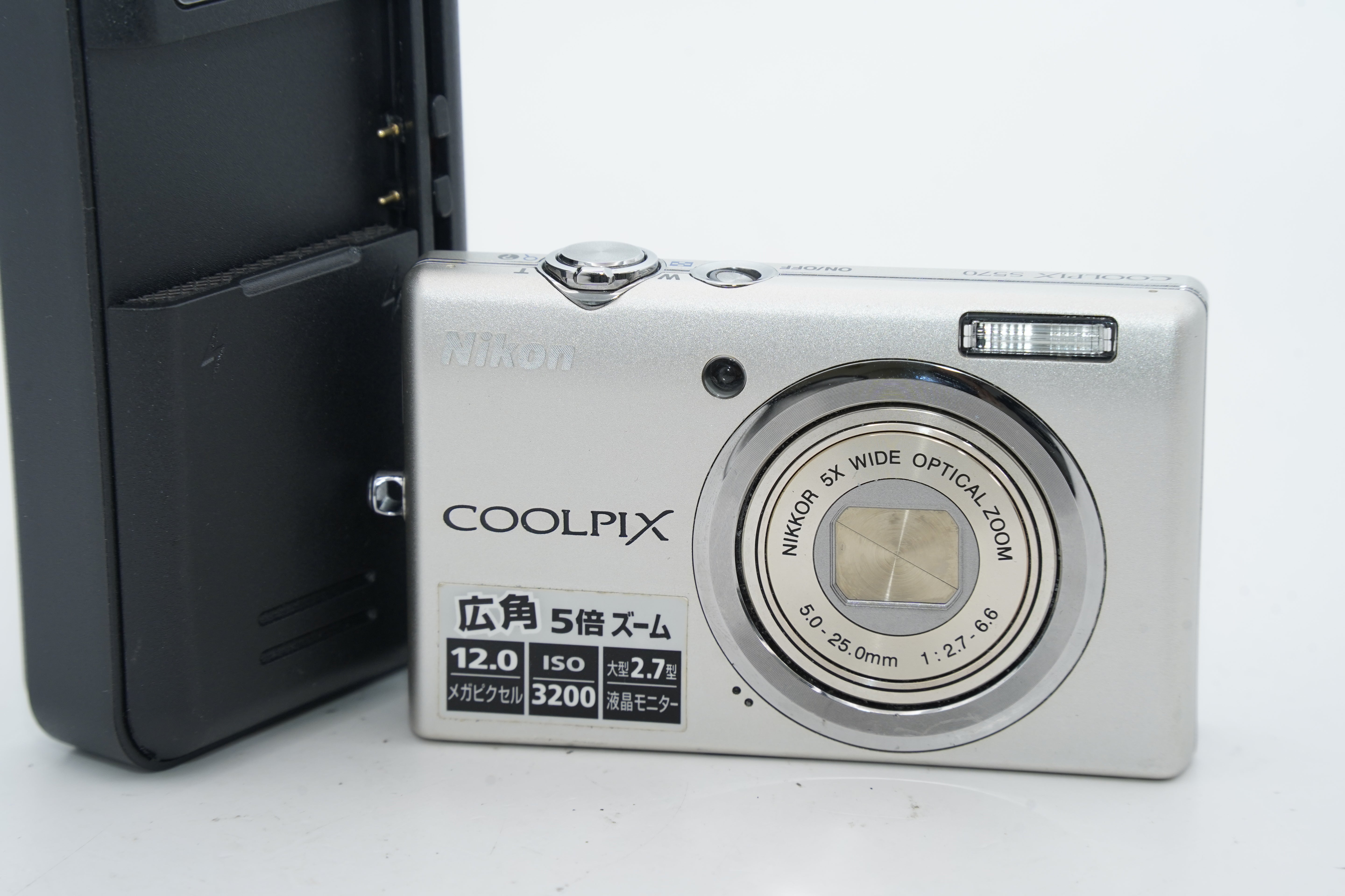 NIKON coolpix S570