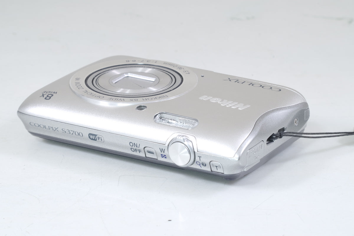Nikon COOLPIX S3700 シルバー バッテリー 付き