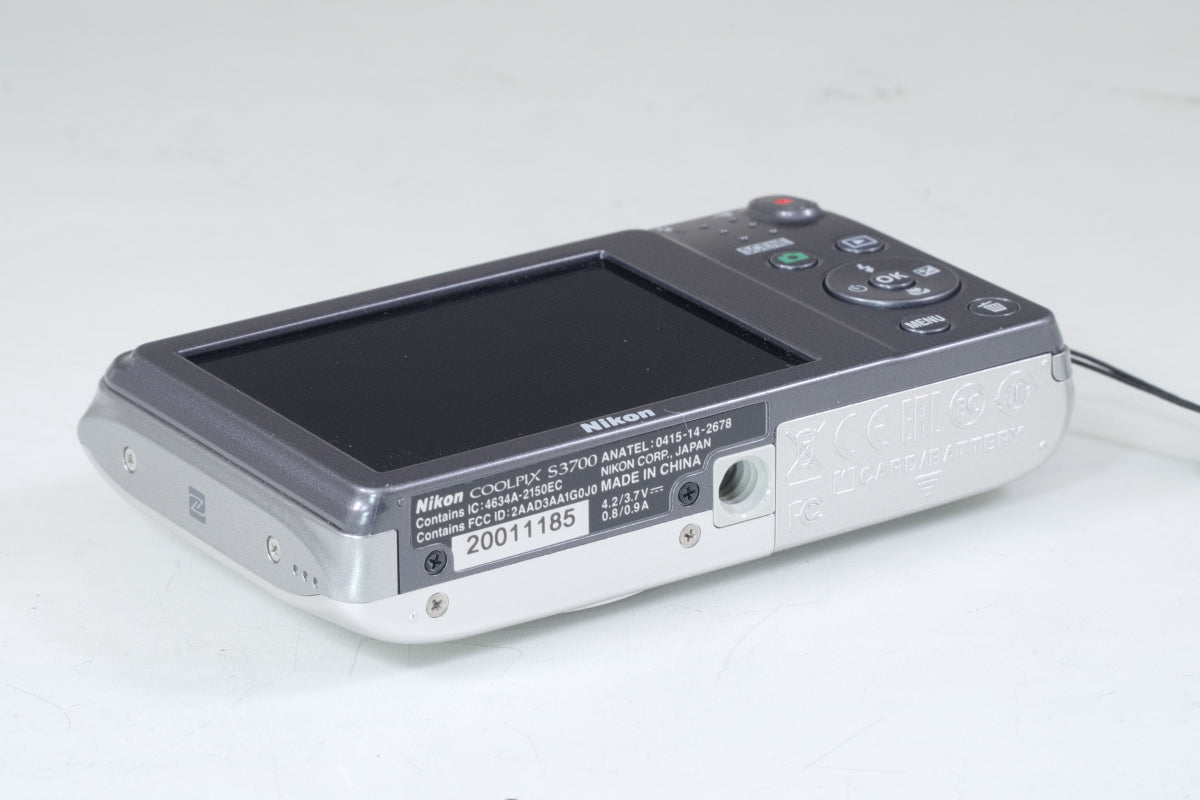 Nikon COOLPIX S3700 シルバー バッテリー 付き
