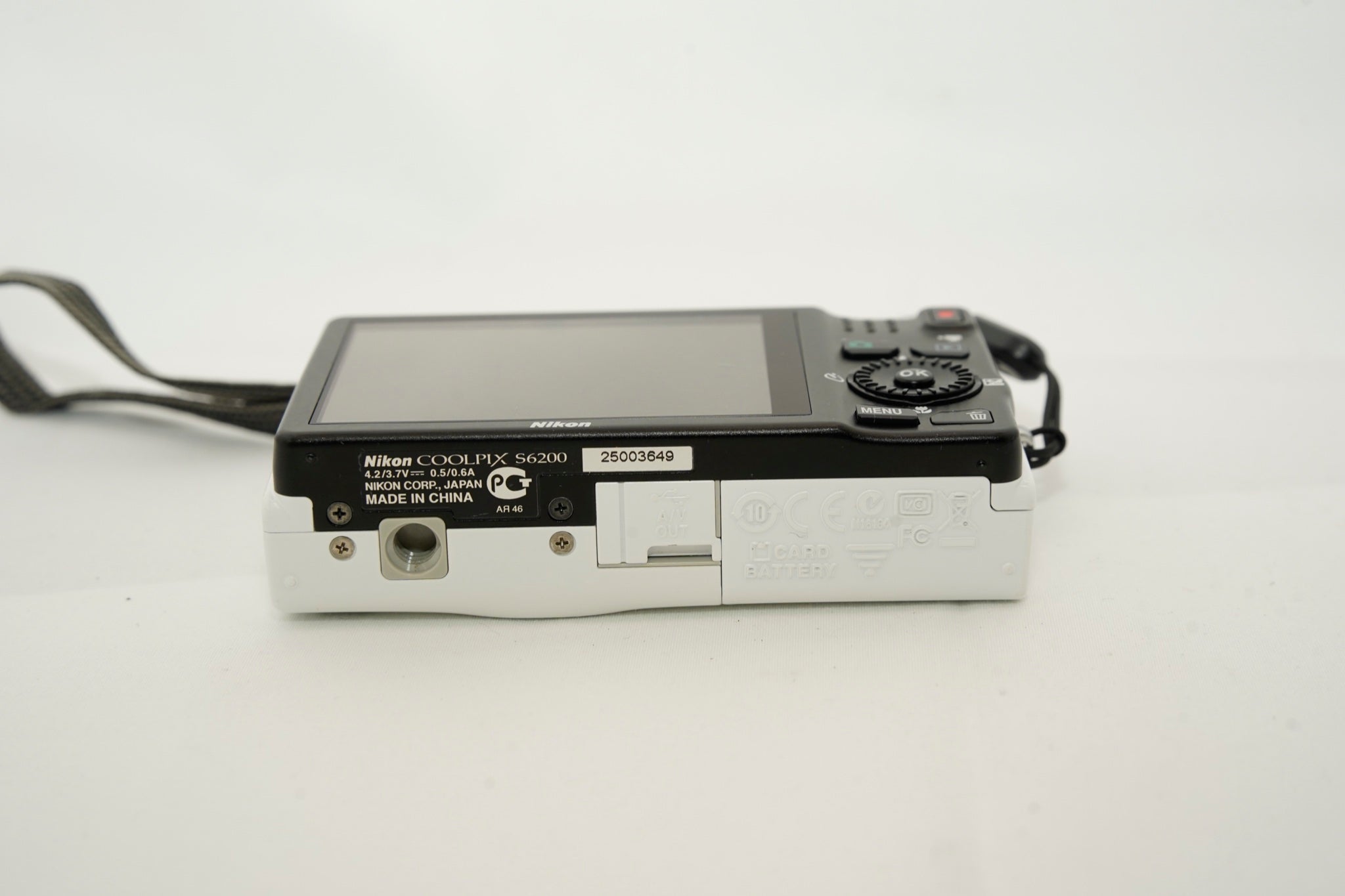 Nikon COOLPIX S6200 ホワイト 充電器付属