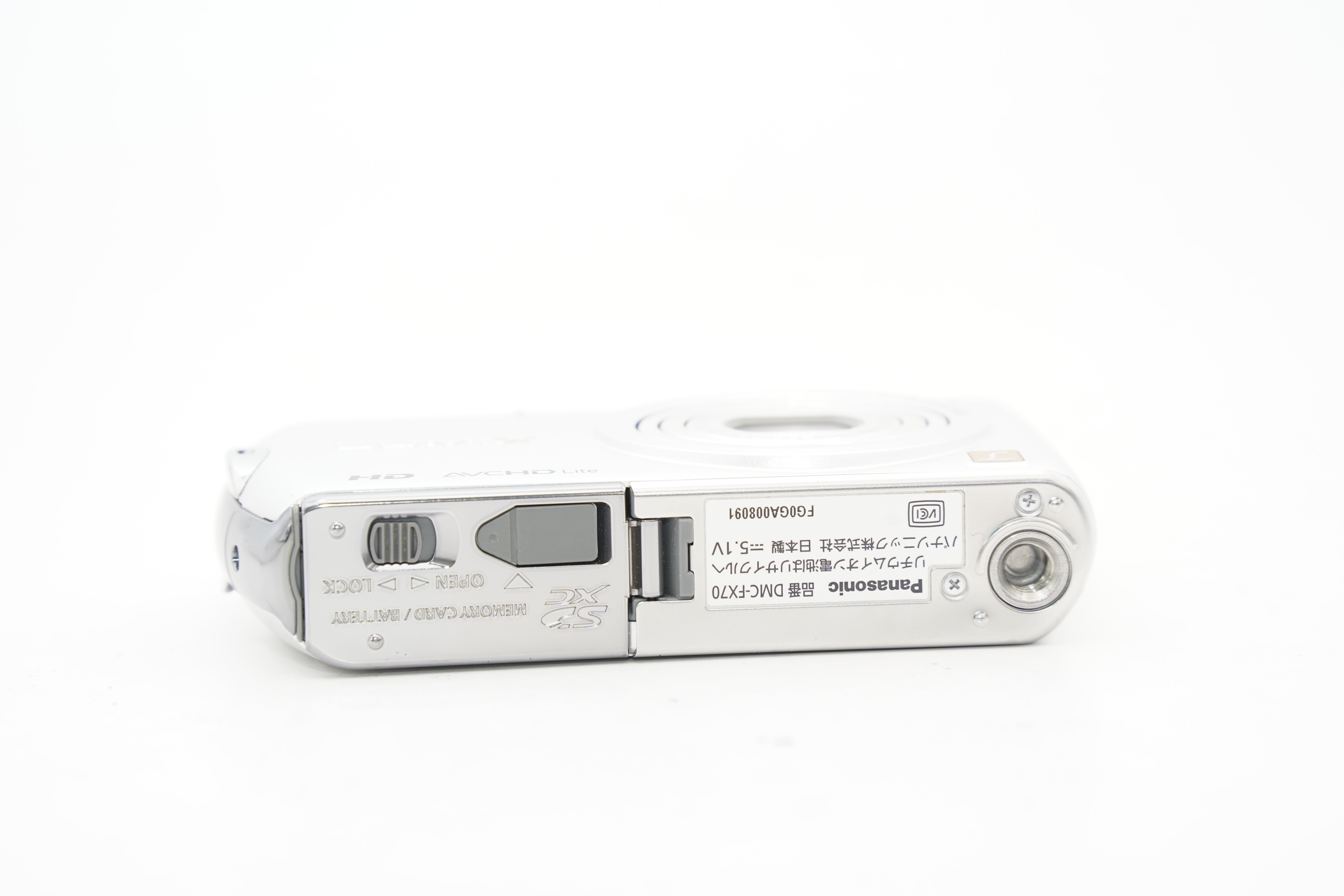 Panasonic LUMIX DMC-FX70 シルバー 元箱 バッテリー 充電器付属