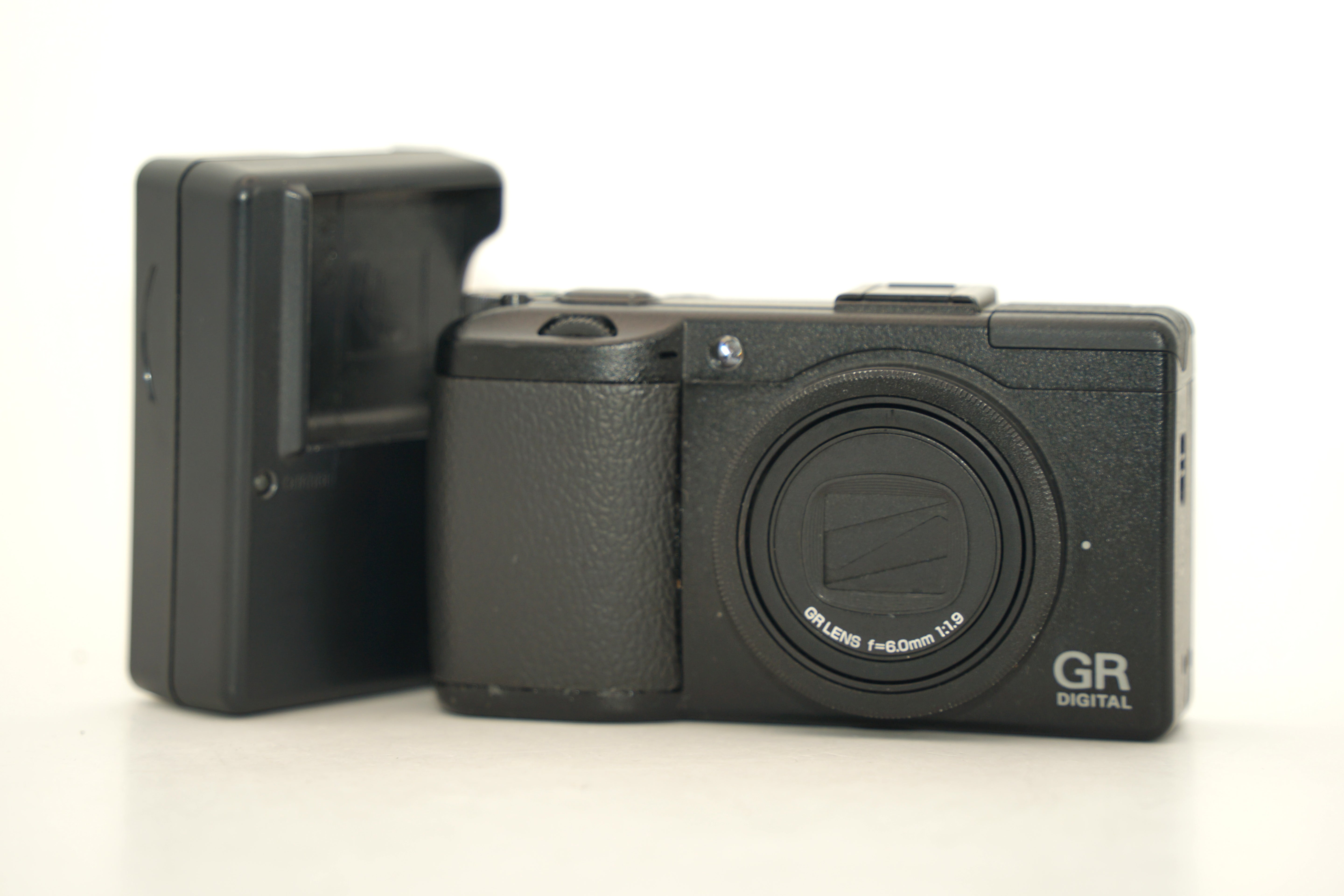 RICOH GR DIGITAL III バッテリー 充電器付属