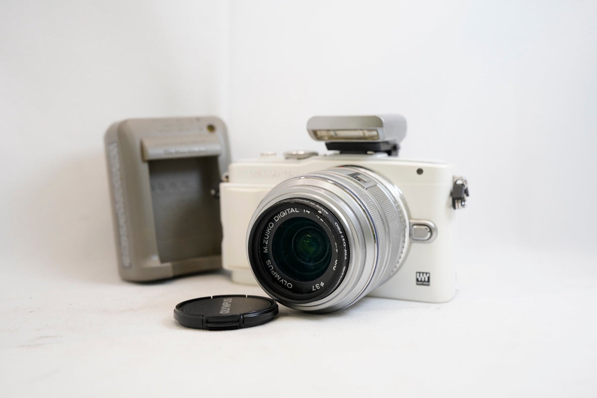 OLYMPUS PEN Lite E-PL6 / 14-42mm F3.5-5.6 II R MSC 買取実績