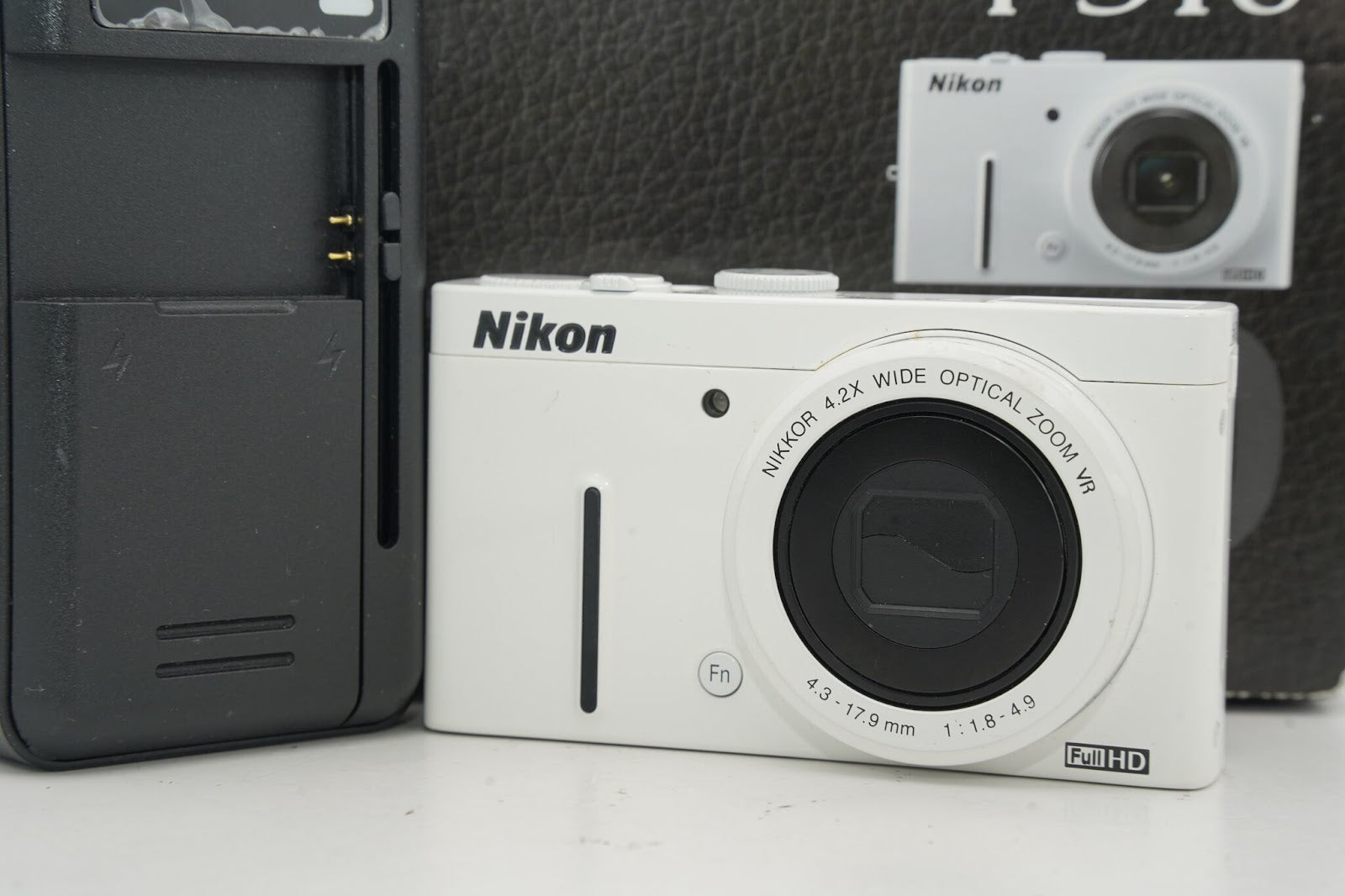 Nikon COOLPIX P310 ﾎﾜｲﾄ バッテリー 充電器 箱 付属