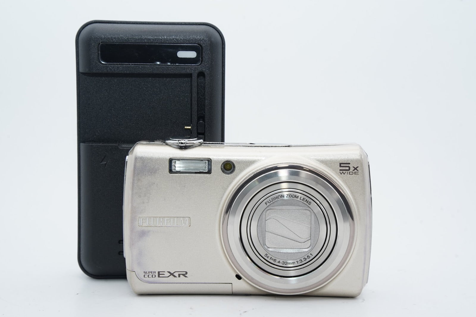 FUJIFILM FINEPIX F200 EXR ｼﾙﾊﾞｰ バッテリー 充電器付属