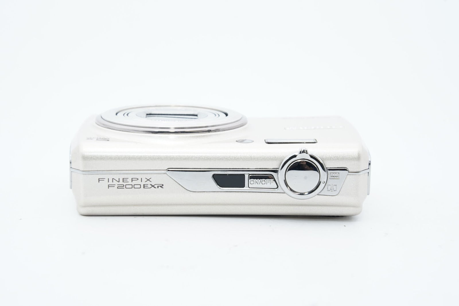 FUJIFILM FINEPIX F200 EXR ｺﾞｰﾙﾄﾞバッテリー 充電器付属