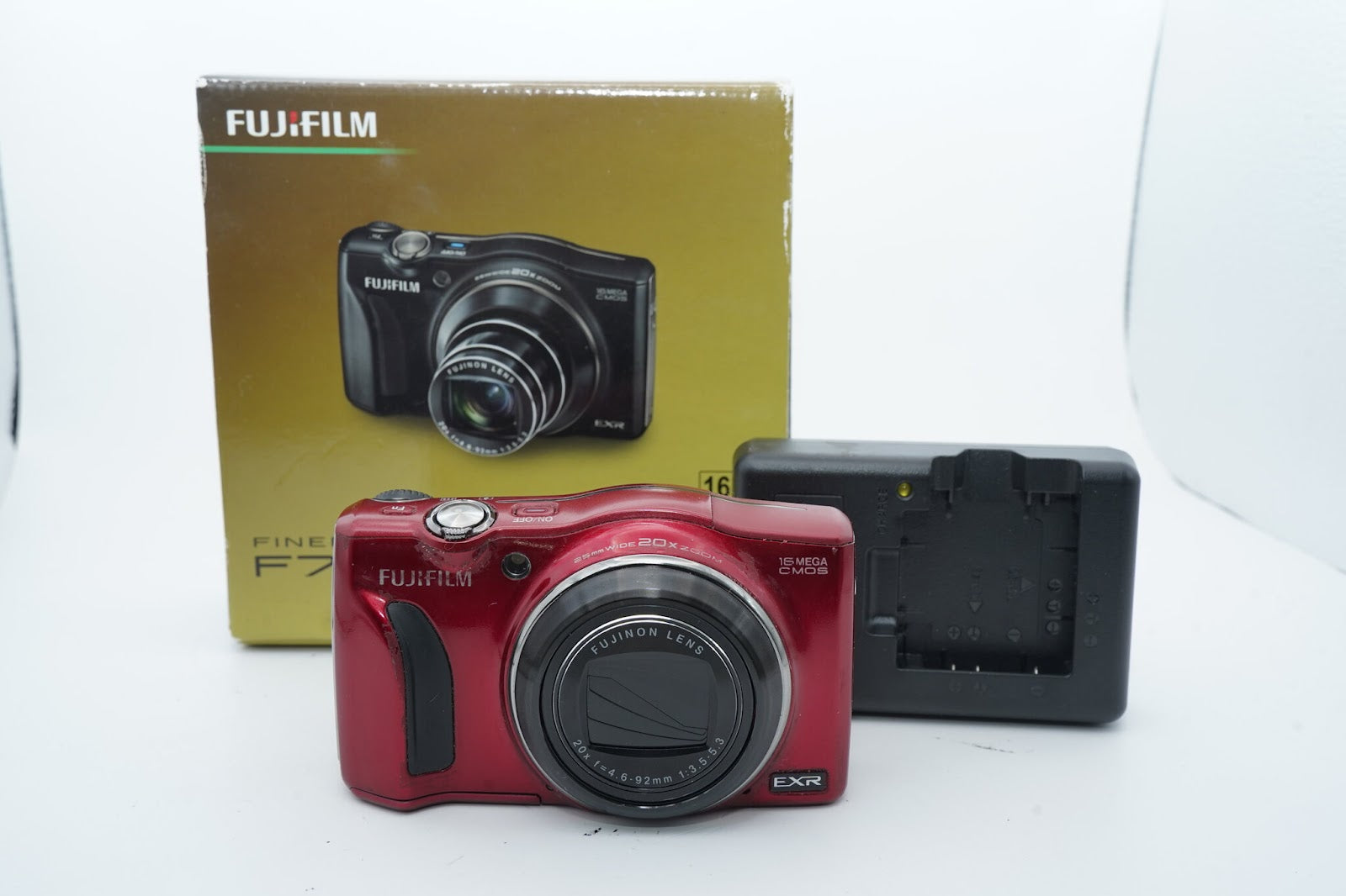 FUJIFILM FINEPIX F775 EXR ﾚｯﾄﾞ 箱 バッテリー 充電器付属