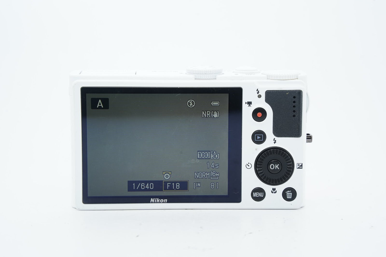 Nikon COOLPIX P310 ﾎﾜｲﾄ バッテリー 充電器 箱 付属