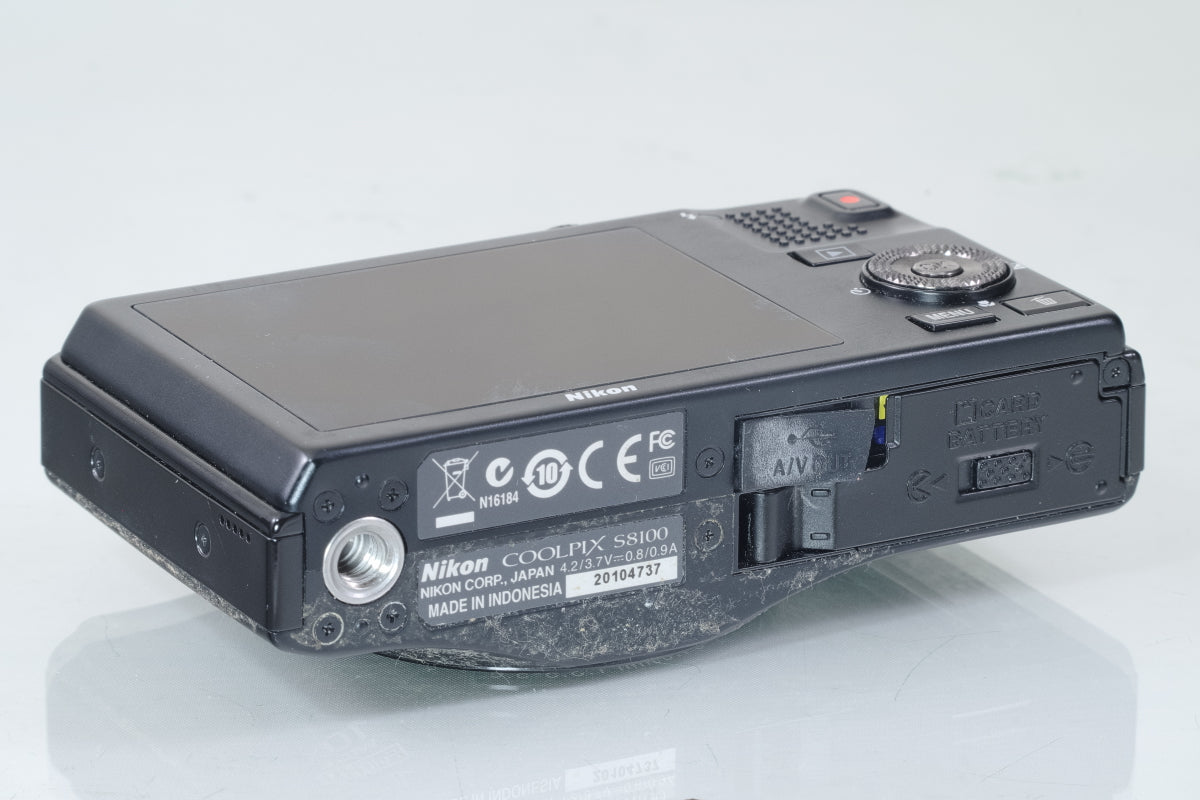 Nikon COOLPIX S8100（ノーブルブラック）