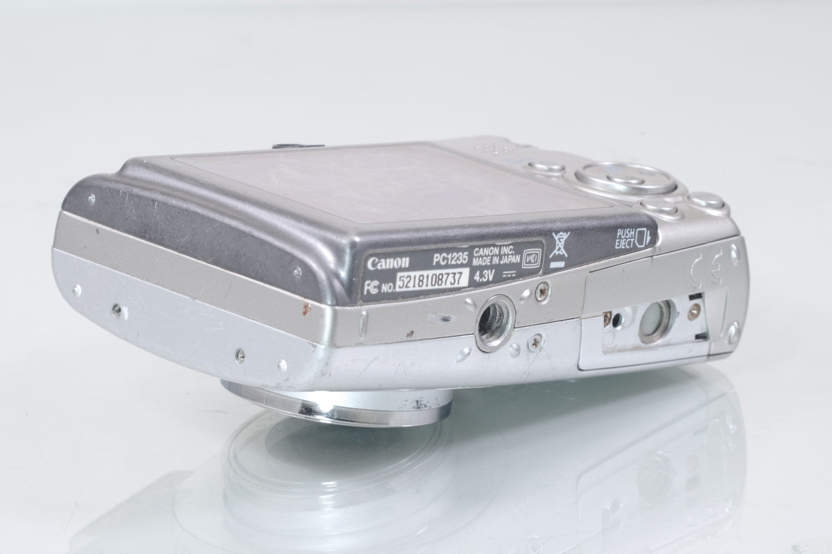 Canon IXY DIGITAL 810 IS（シルバー）