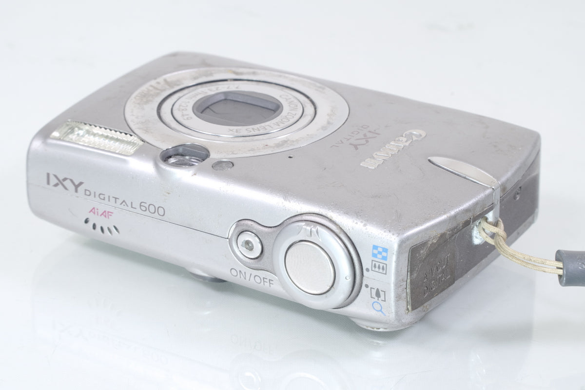 Canon IXY DIGITAL 600（シルバー）