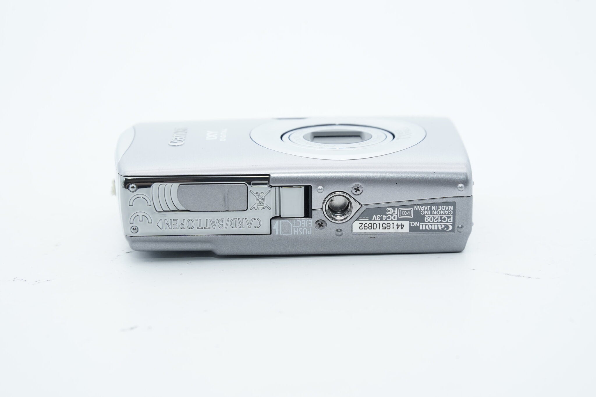 Canon IXY DIGITAL 900 IS #3395 - 5