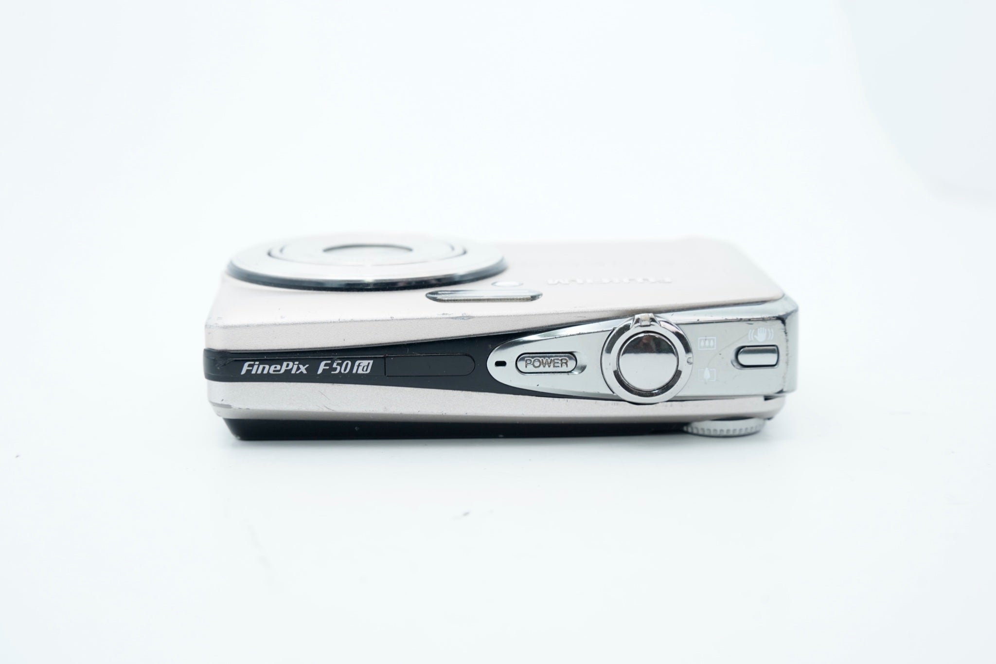FUJIFILM FINEPIX F50fd ｼﾙﾊﾞｰ バッテリー 充電器付属 #3579 - 3