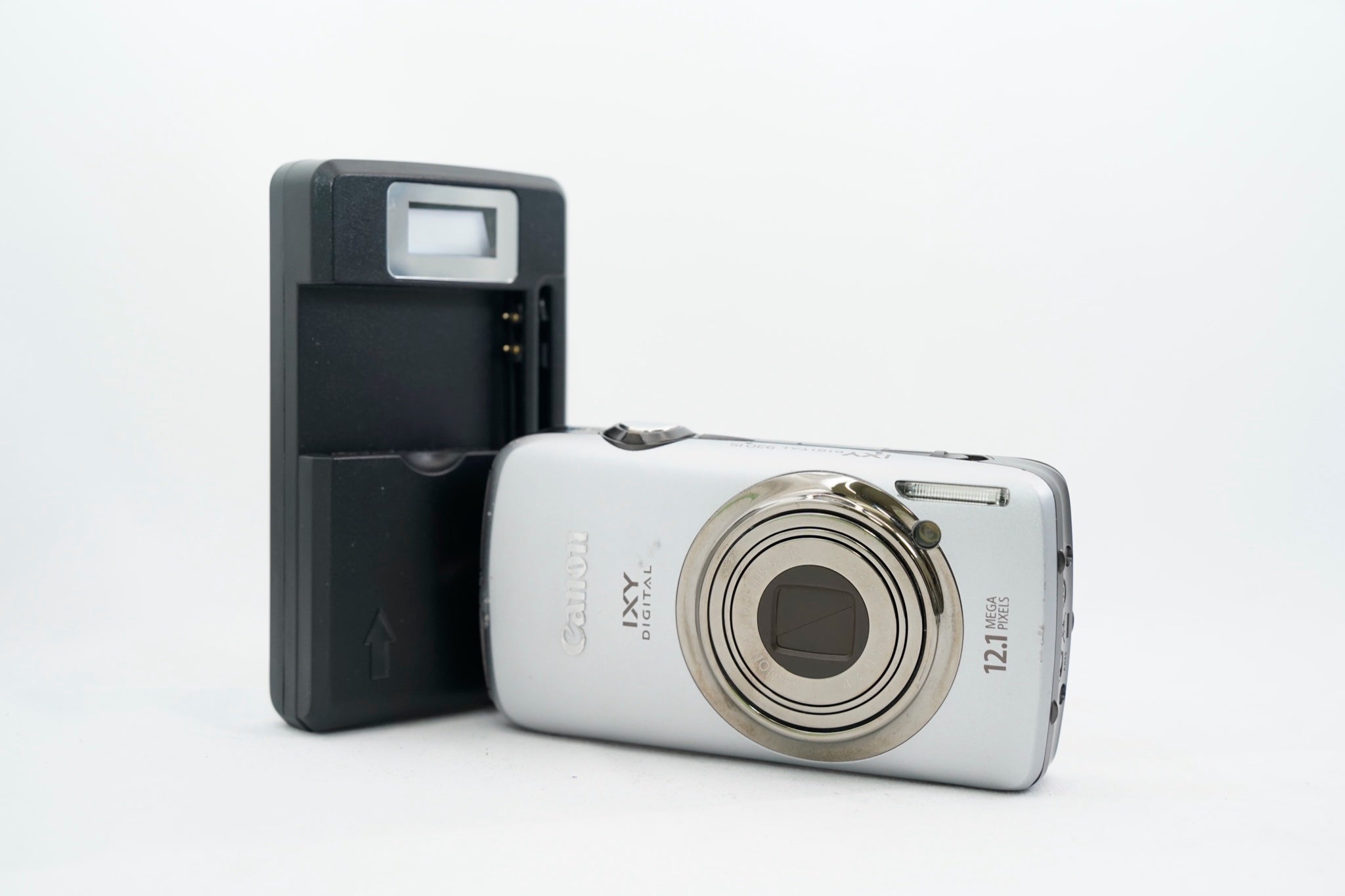 Canon IXY DIGITAL 930 IS ｼﾙﾊﾞｰ (0513509524)（付属：バッテリー）