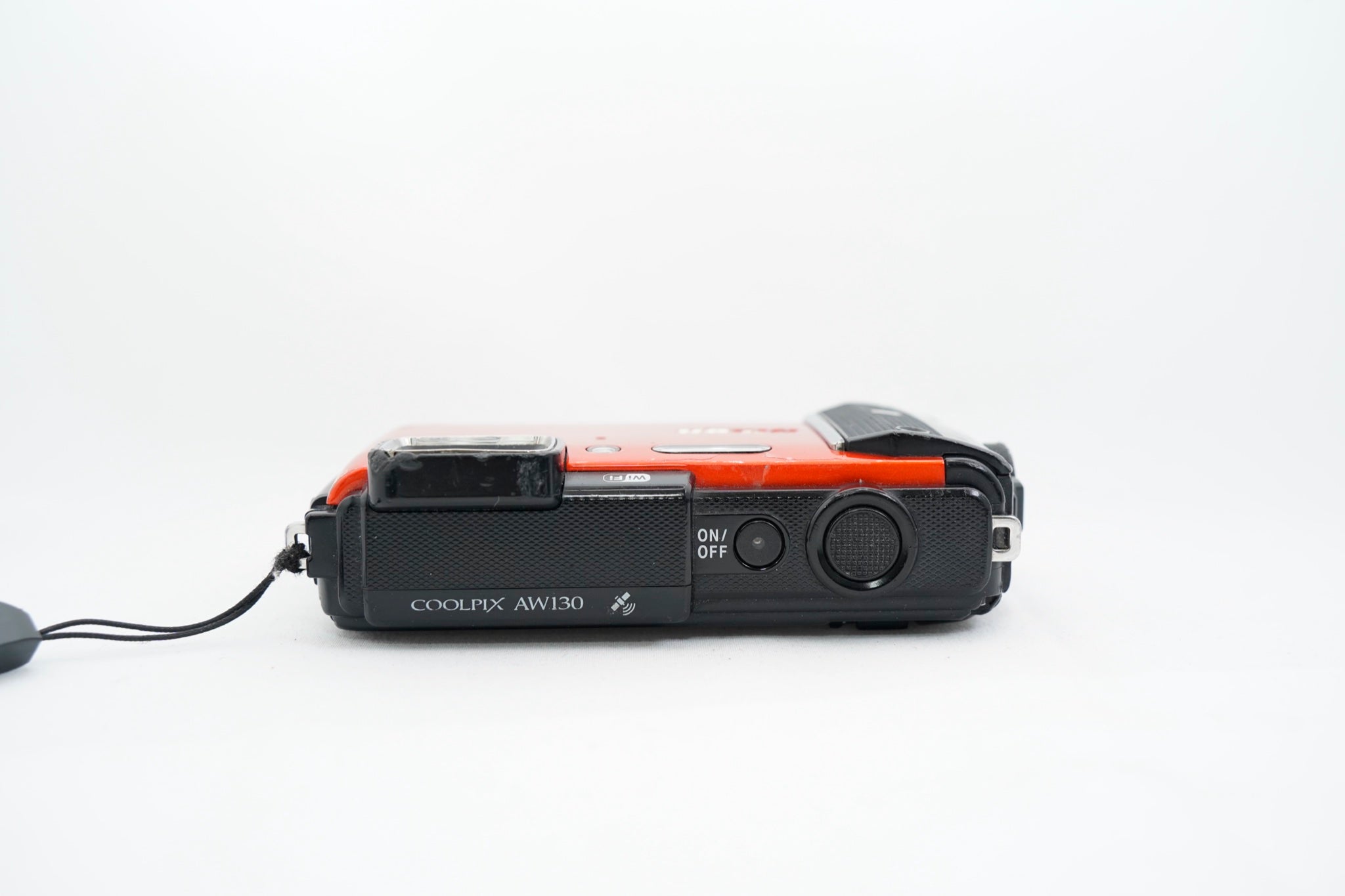 Nikon COOLPIX AW130（付属：ケーブル充電器）