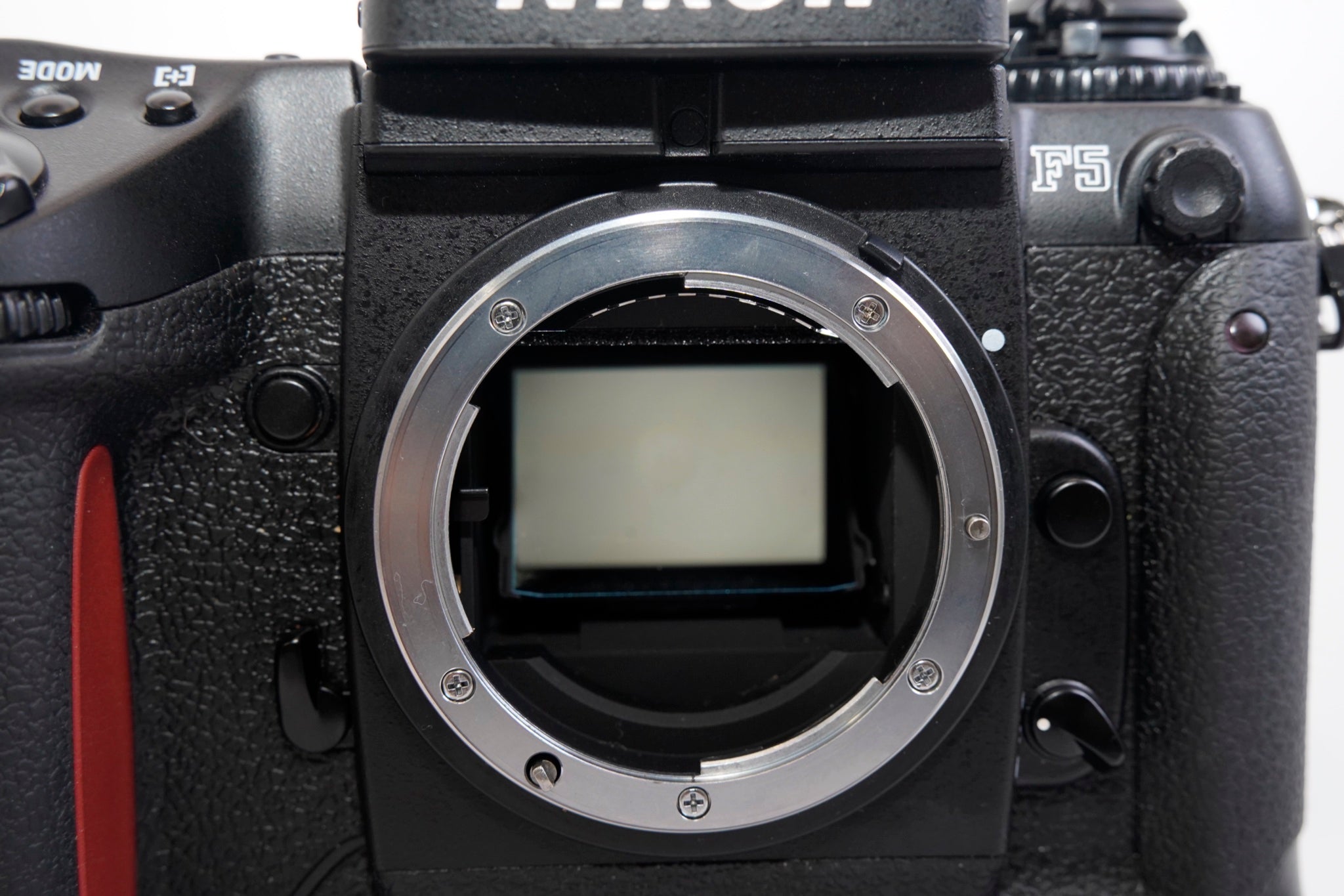 NIKON F5 / MF-28 #3858