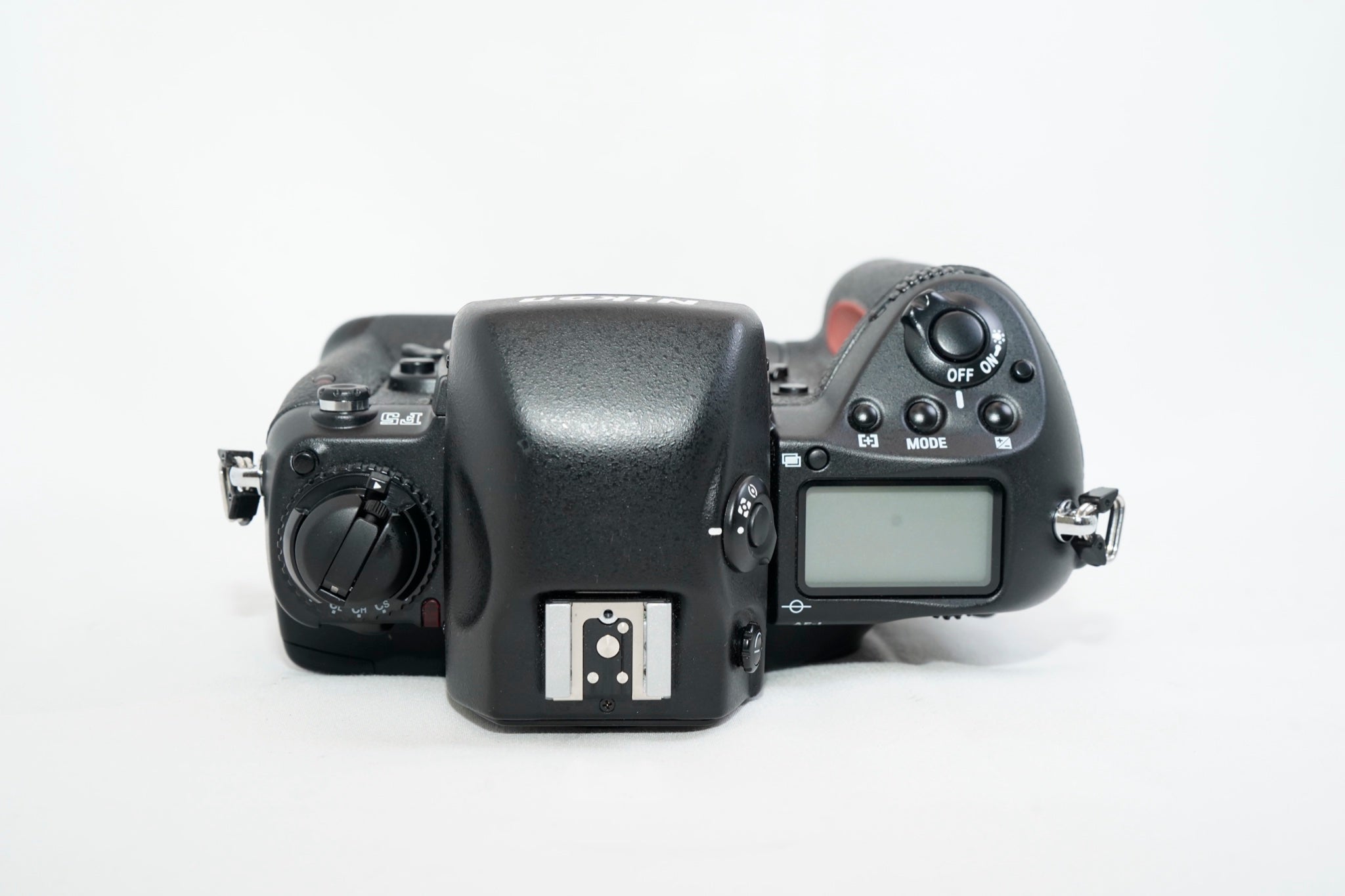 NIKON F5 / MF-28 #3858