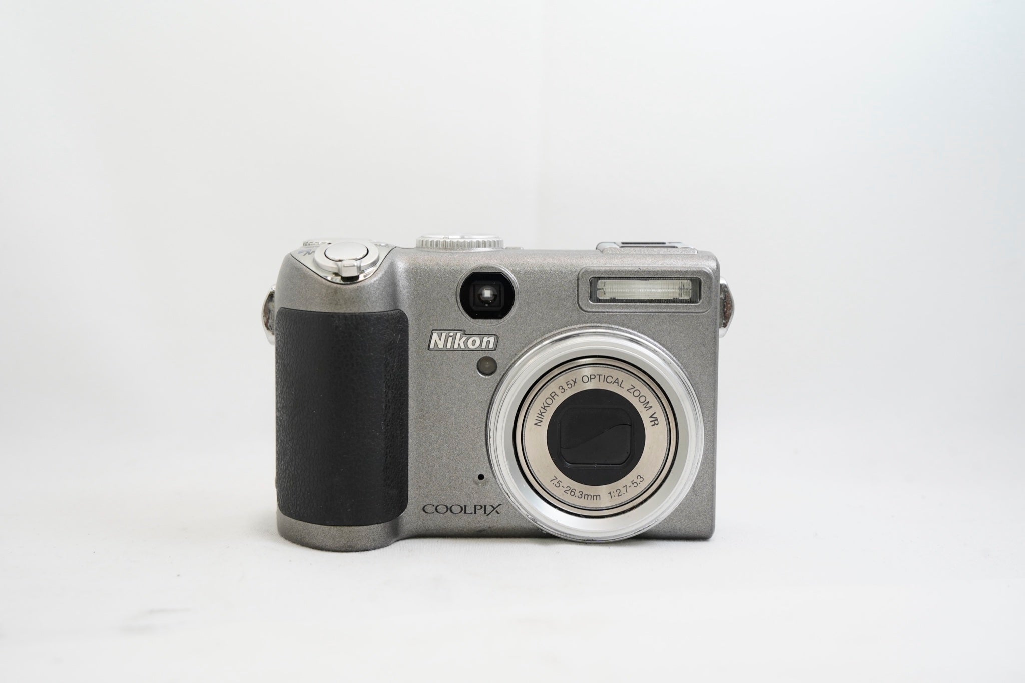 NIKON P5000