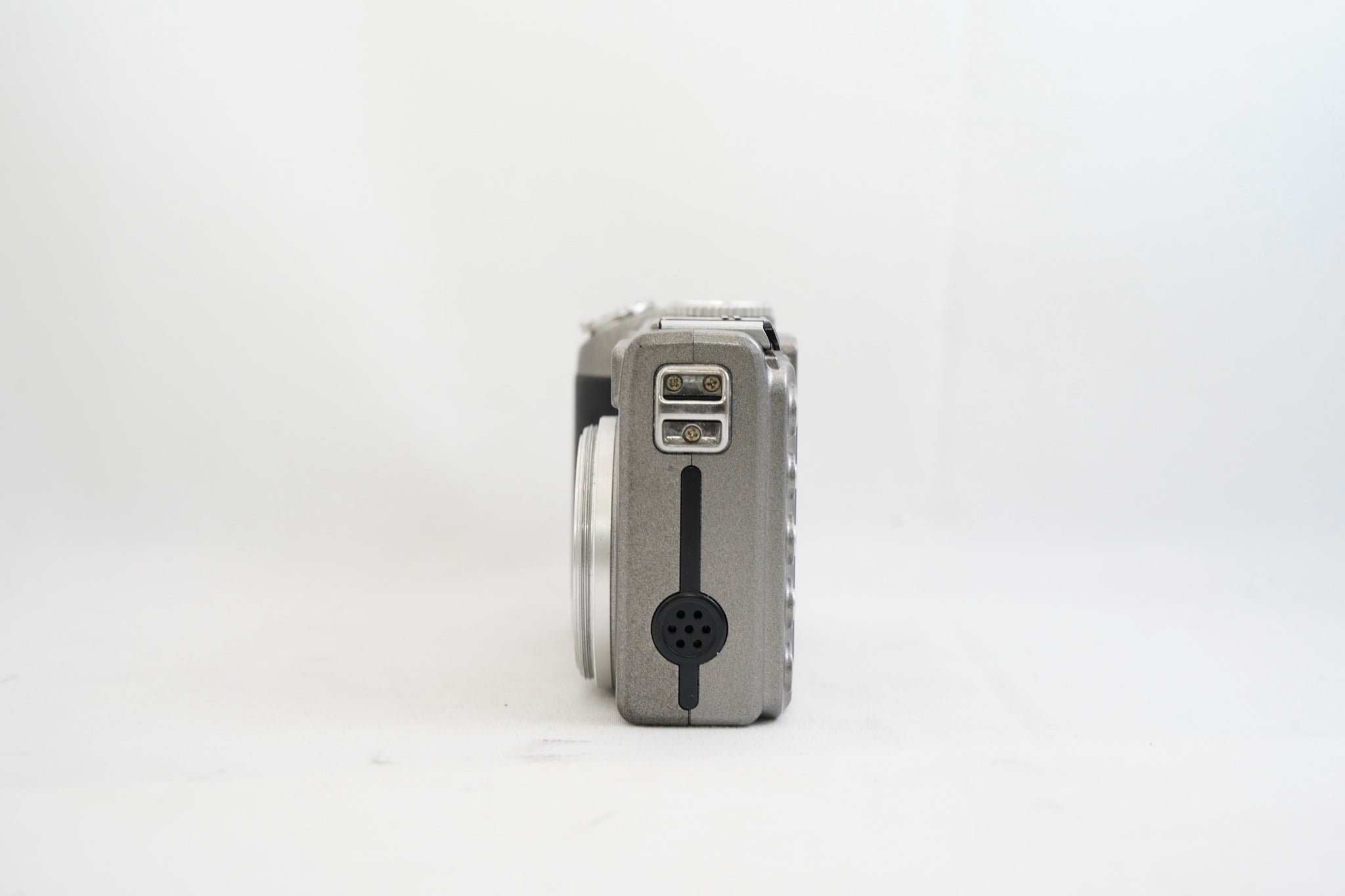 NIKON P5000