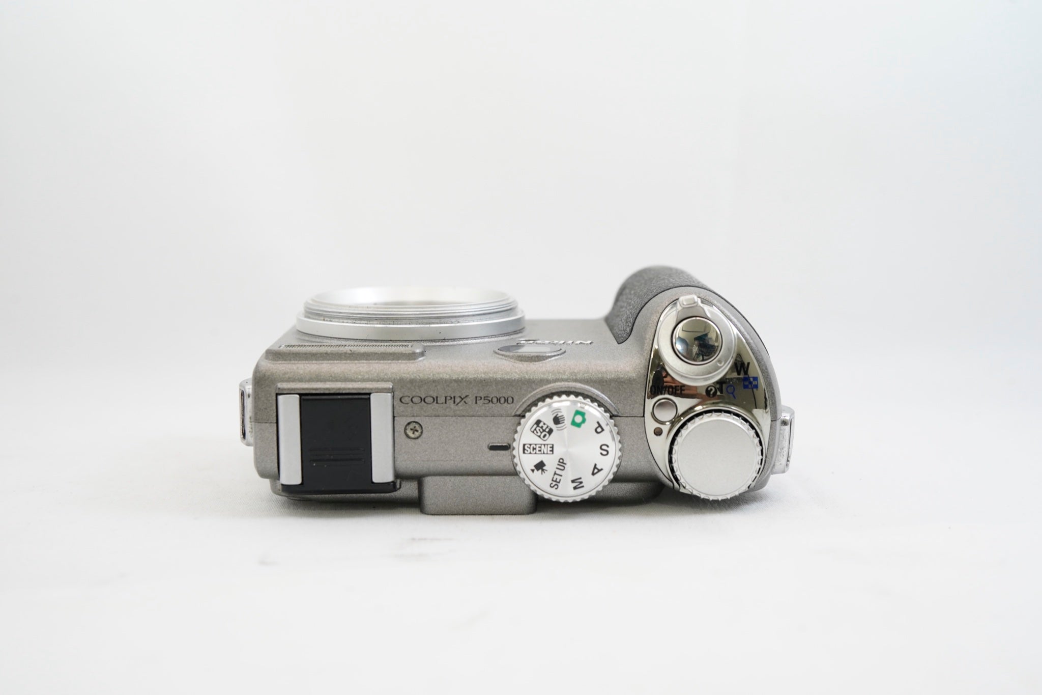 NIKON P5000