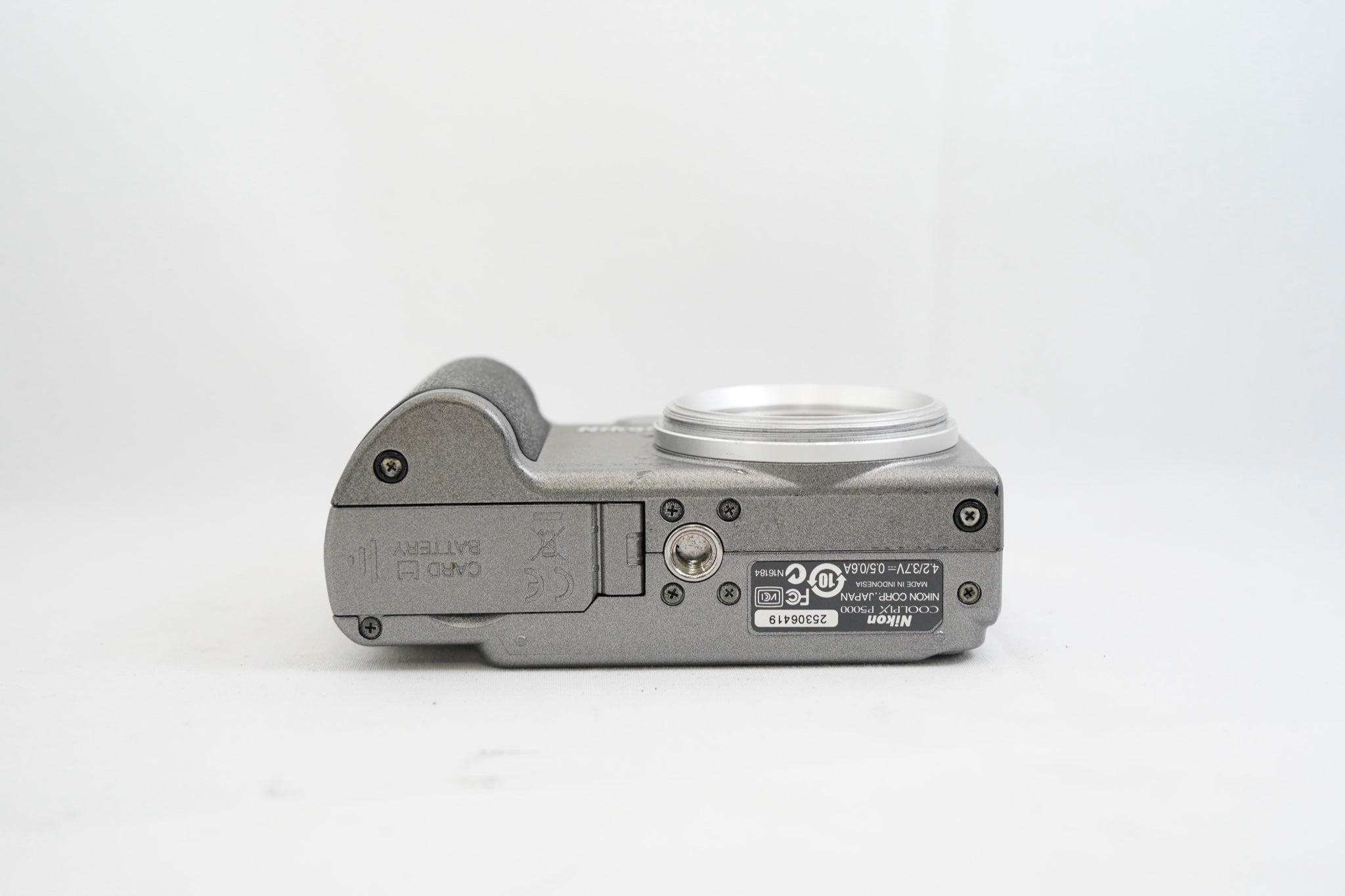 NIKON P5000