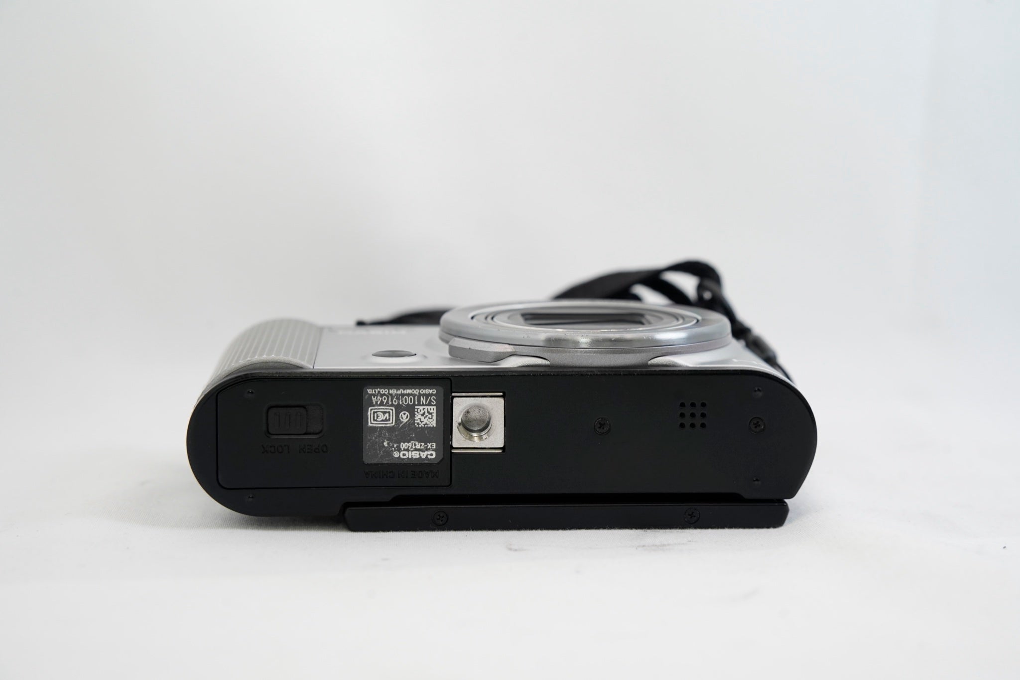 CASIO EXILIM EX-ZR1600 シルバー（付属：バッテリー）
