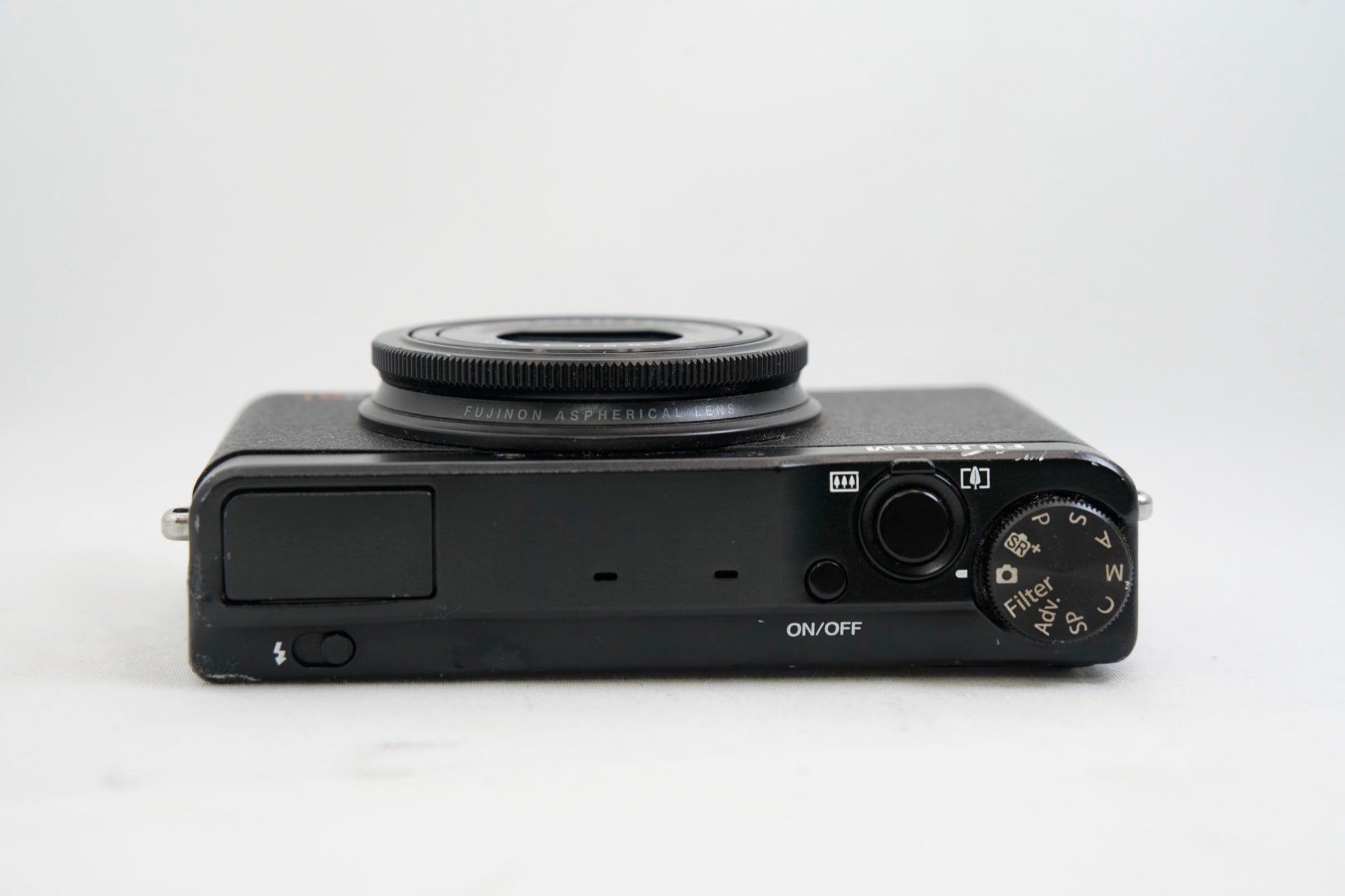 FUJIFILM XQ1 (4C010208)