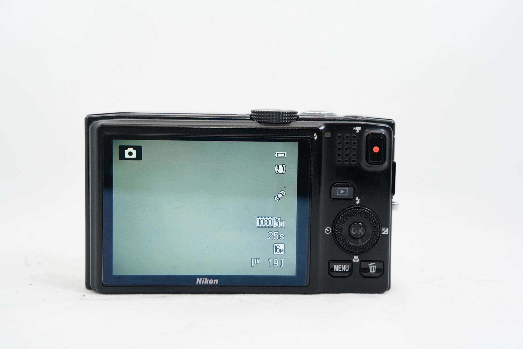 Nikon COOLPIX S8200 ブラック（付属：バッテリー）