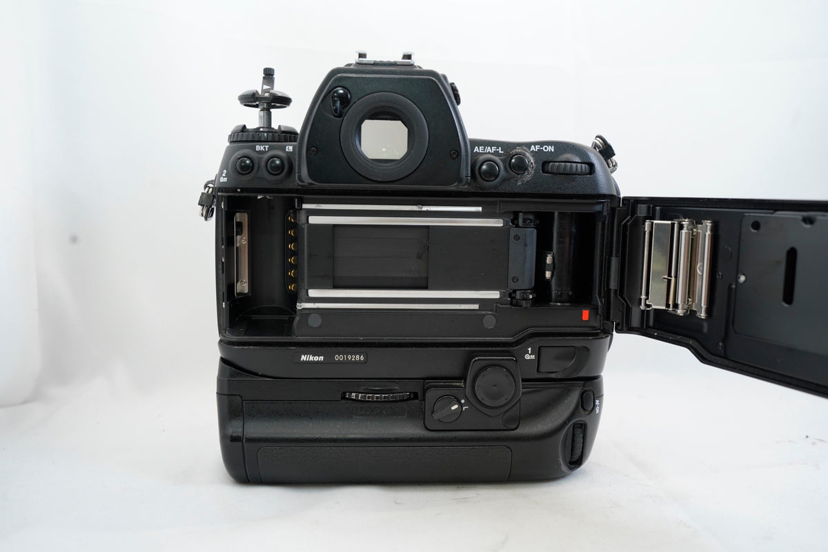 NIKON F6 MB-40 #4173