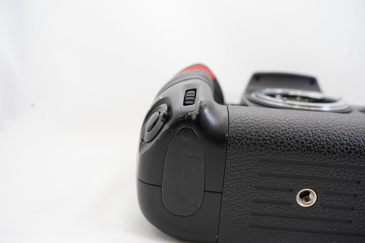 NIKON F6 MB-40 #4173