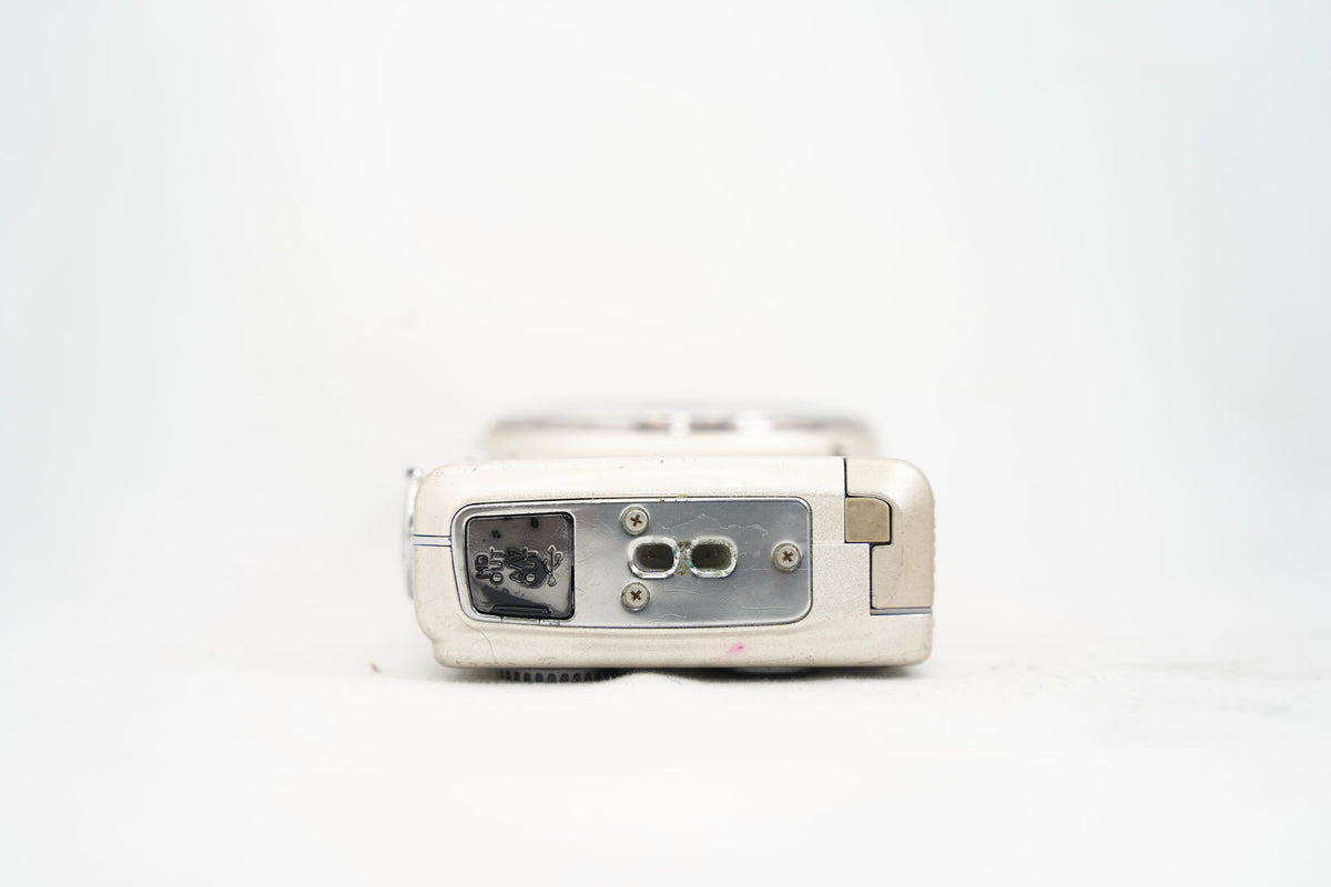FUJIFILM FINEPIX F200 EXR ゴールド