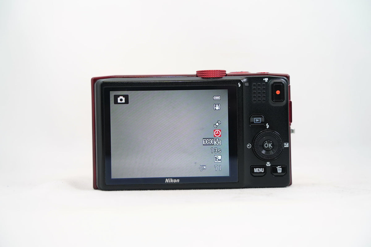 Nikon COOLPIX S8200 レッド