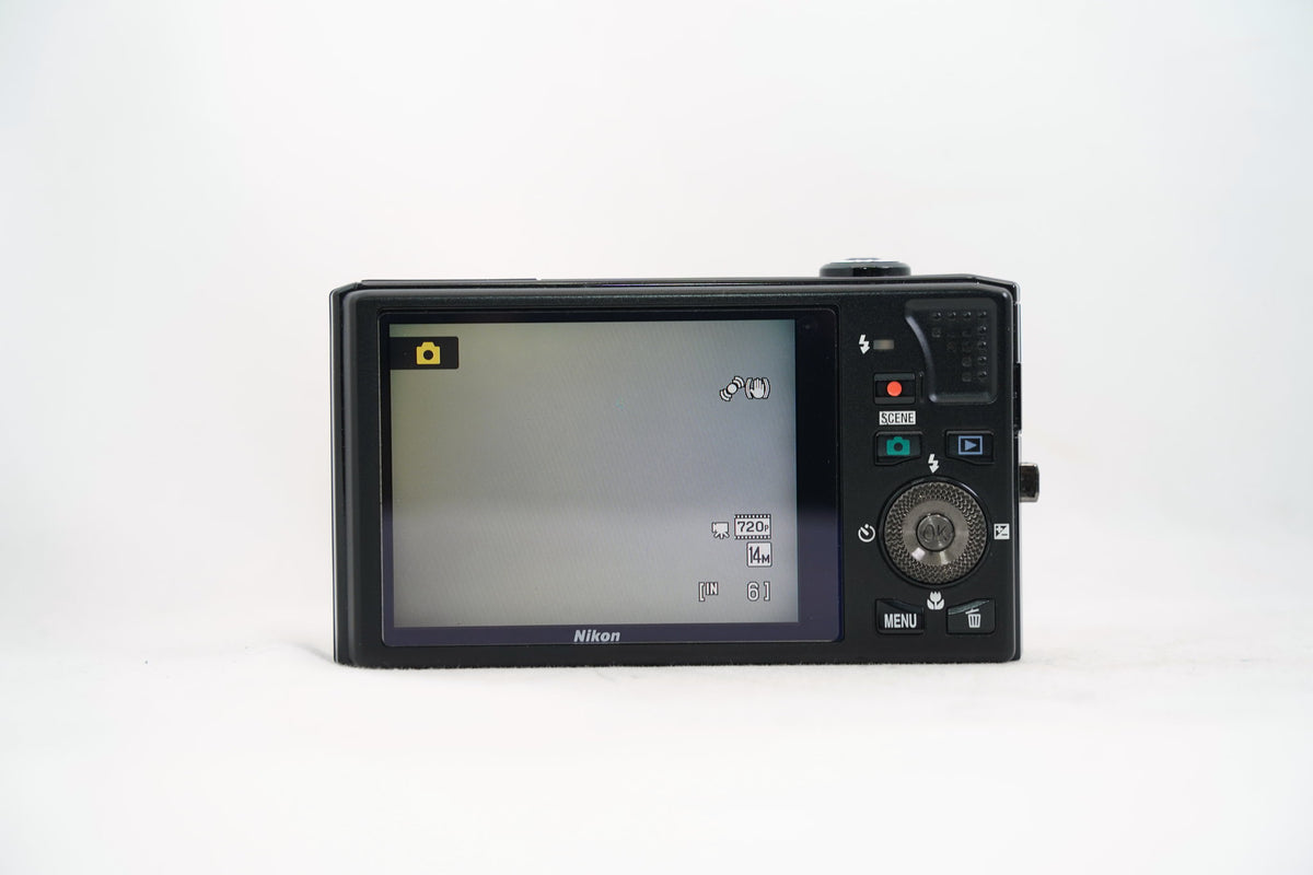 Nikon COOLPIX S8000 レッド