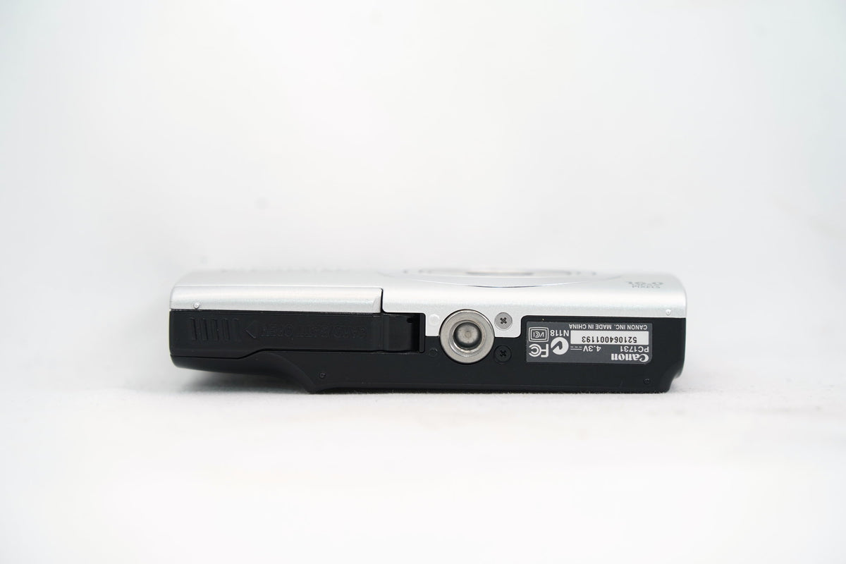 Canon PowerShot A2400 IS シルバー