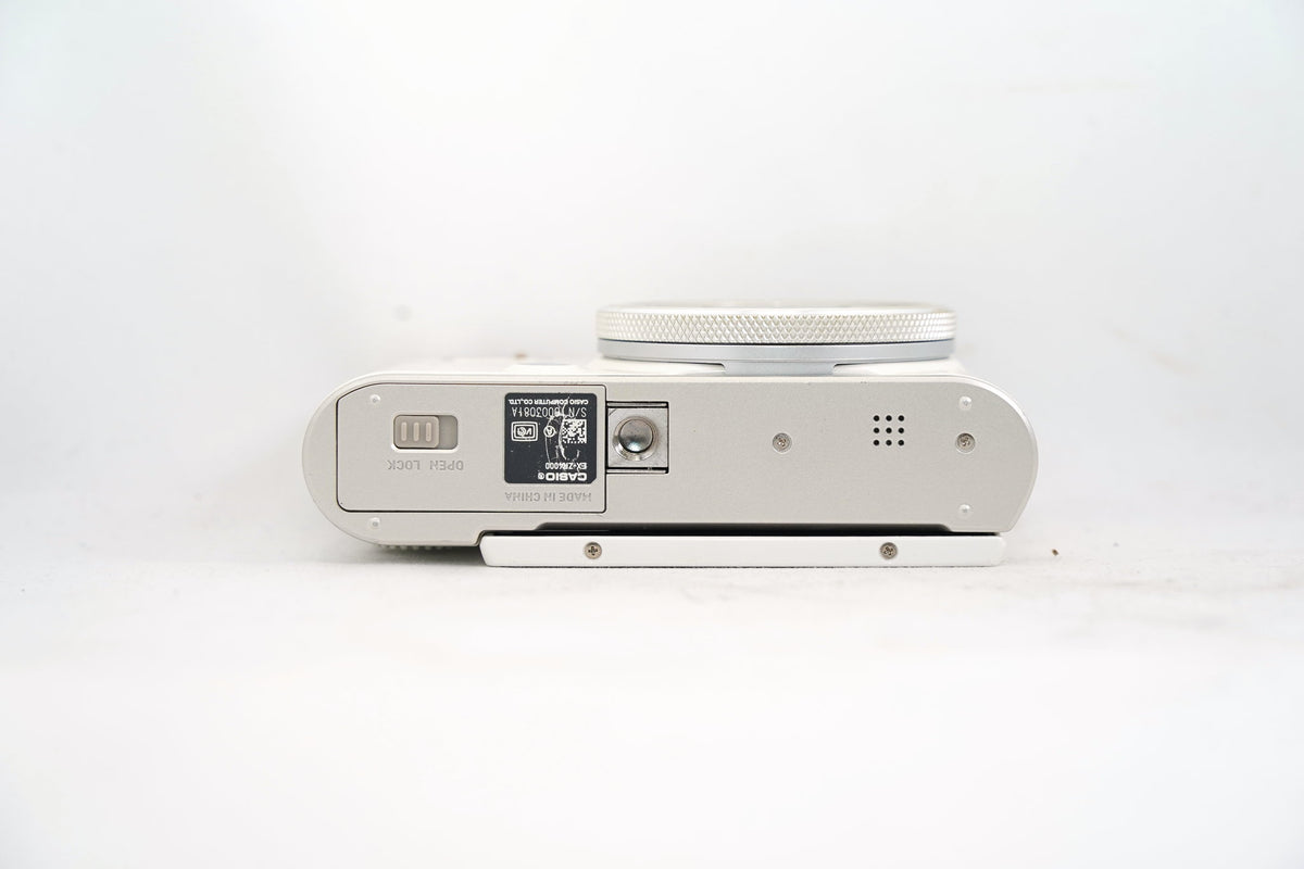 CASIO EXILIM EX-ZR4000 ホワイト