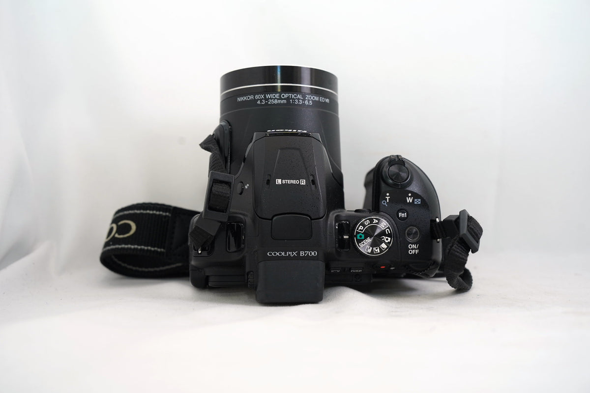 NIKON COOLPIX B700