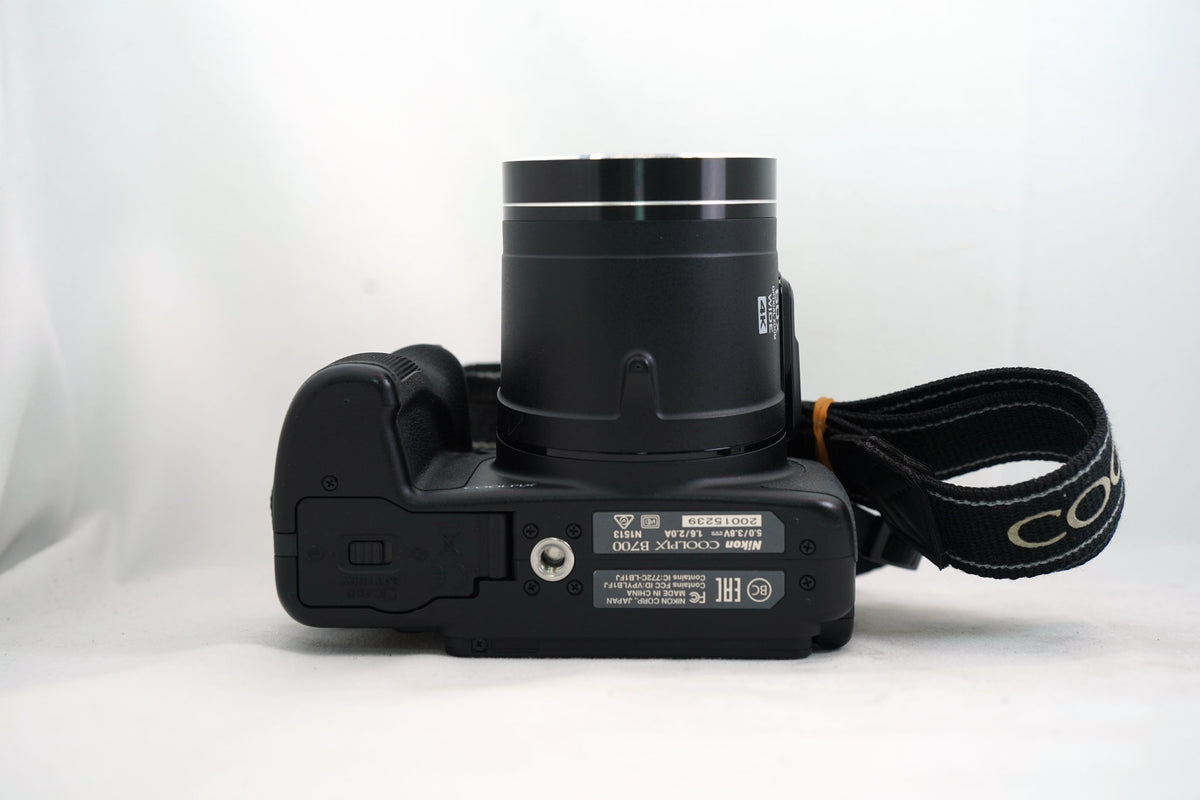 NIKON COOLPIX B700