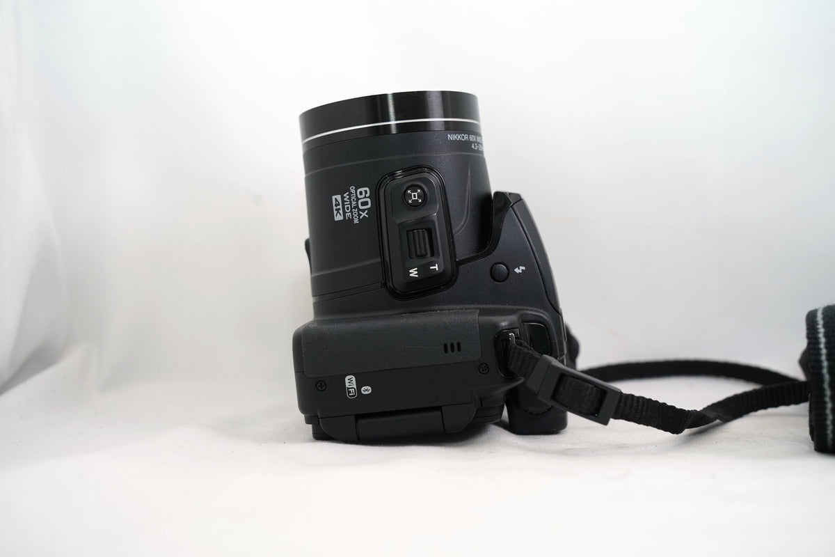 NIKON COOLPIX B700