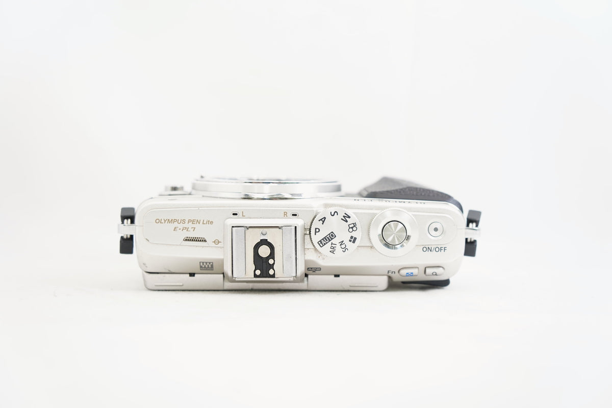 OLYMPUS PEN E-PL7