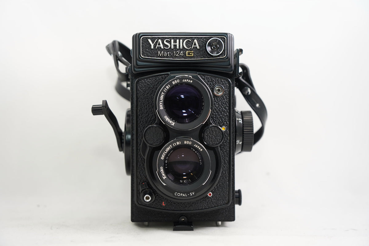 YASHICA MAT 124G