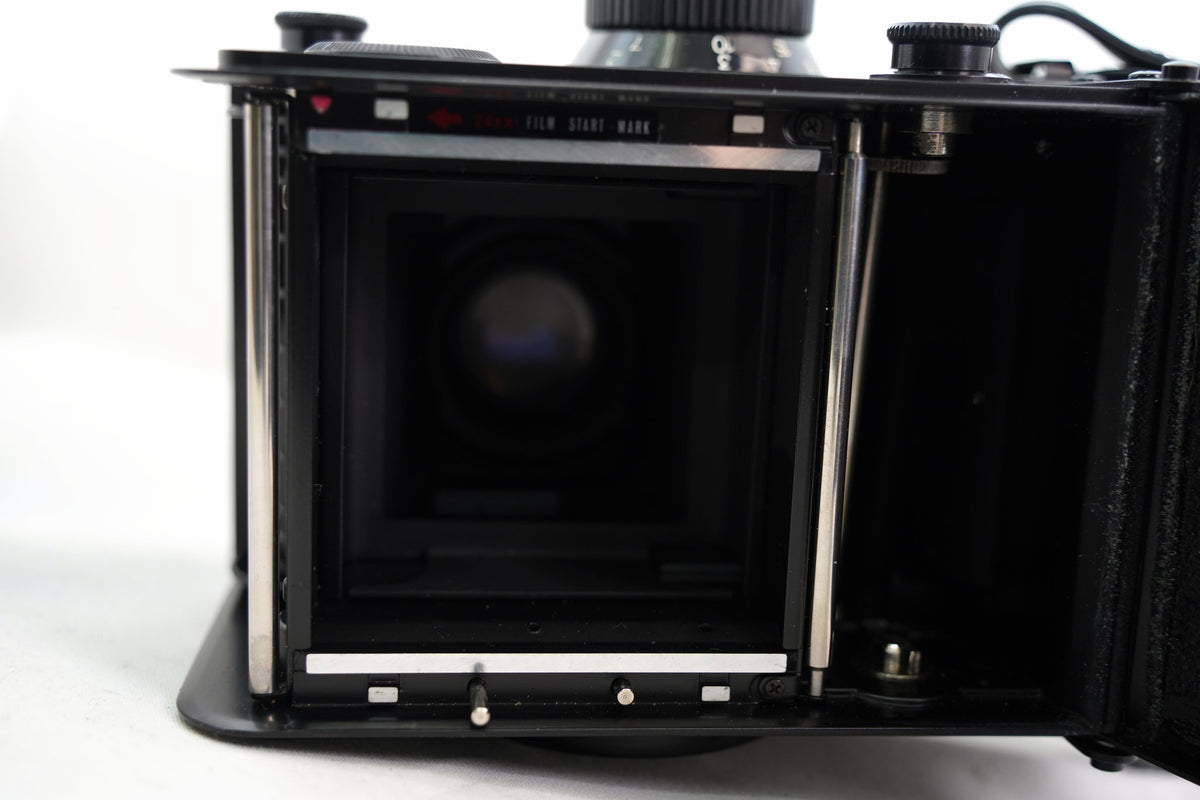YASHICA MAT 124G