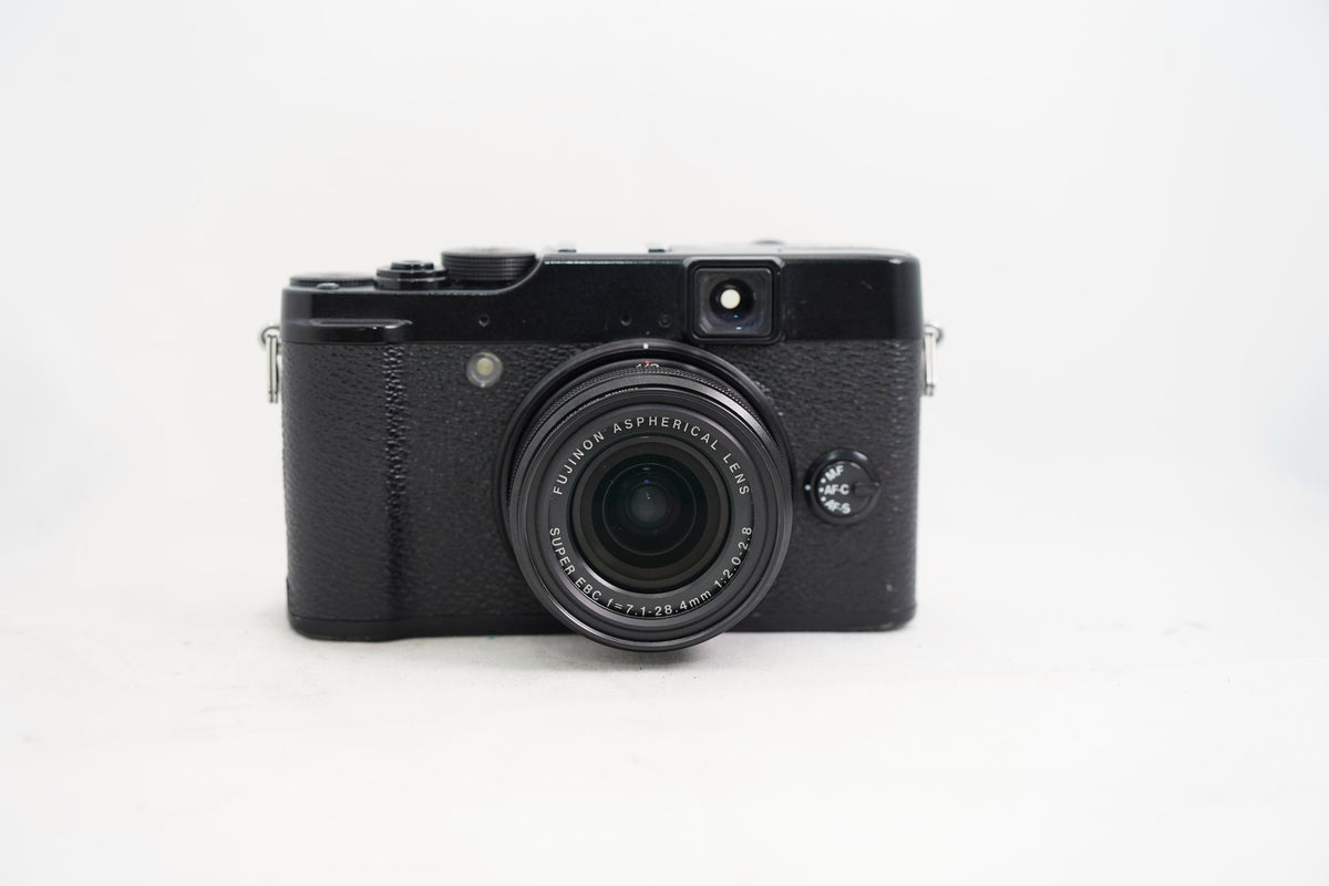 FUJIFILM X10 ブラック